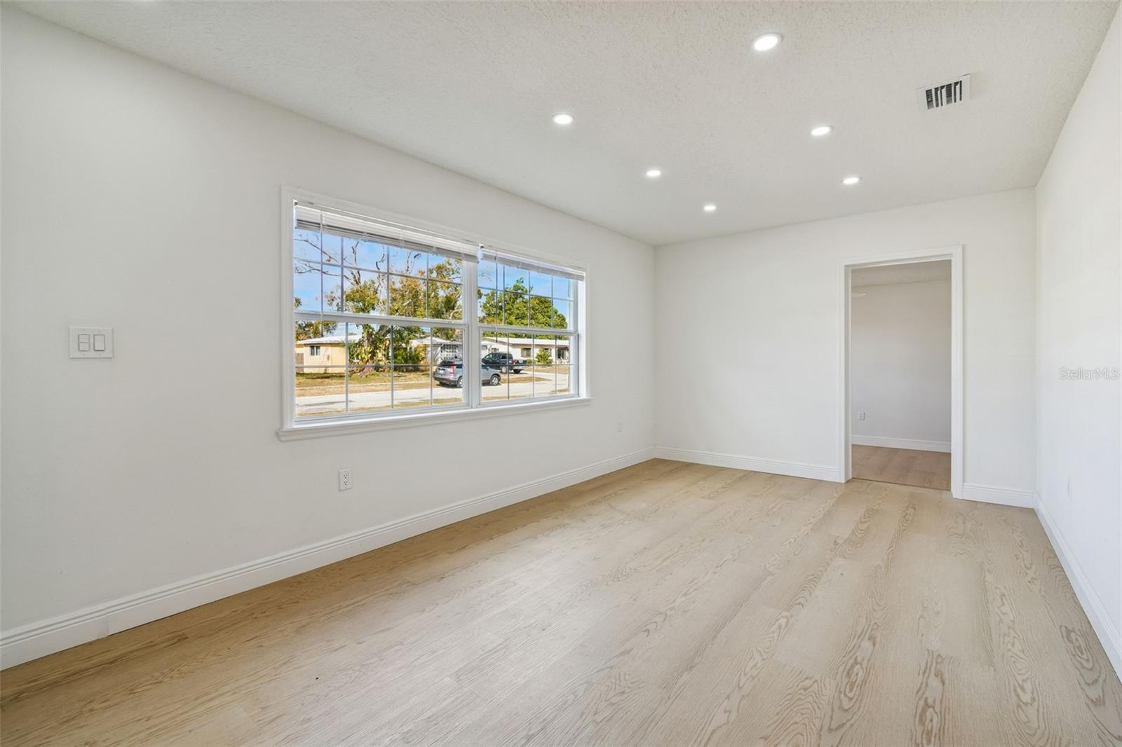 Image 19 of 98 For 7910 Powhatan Avenue