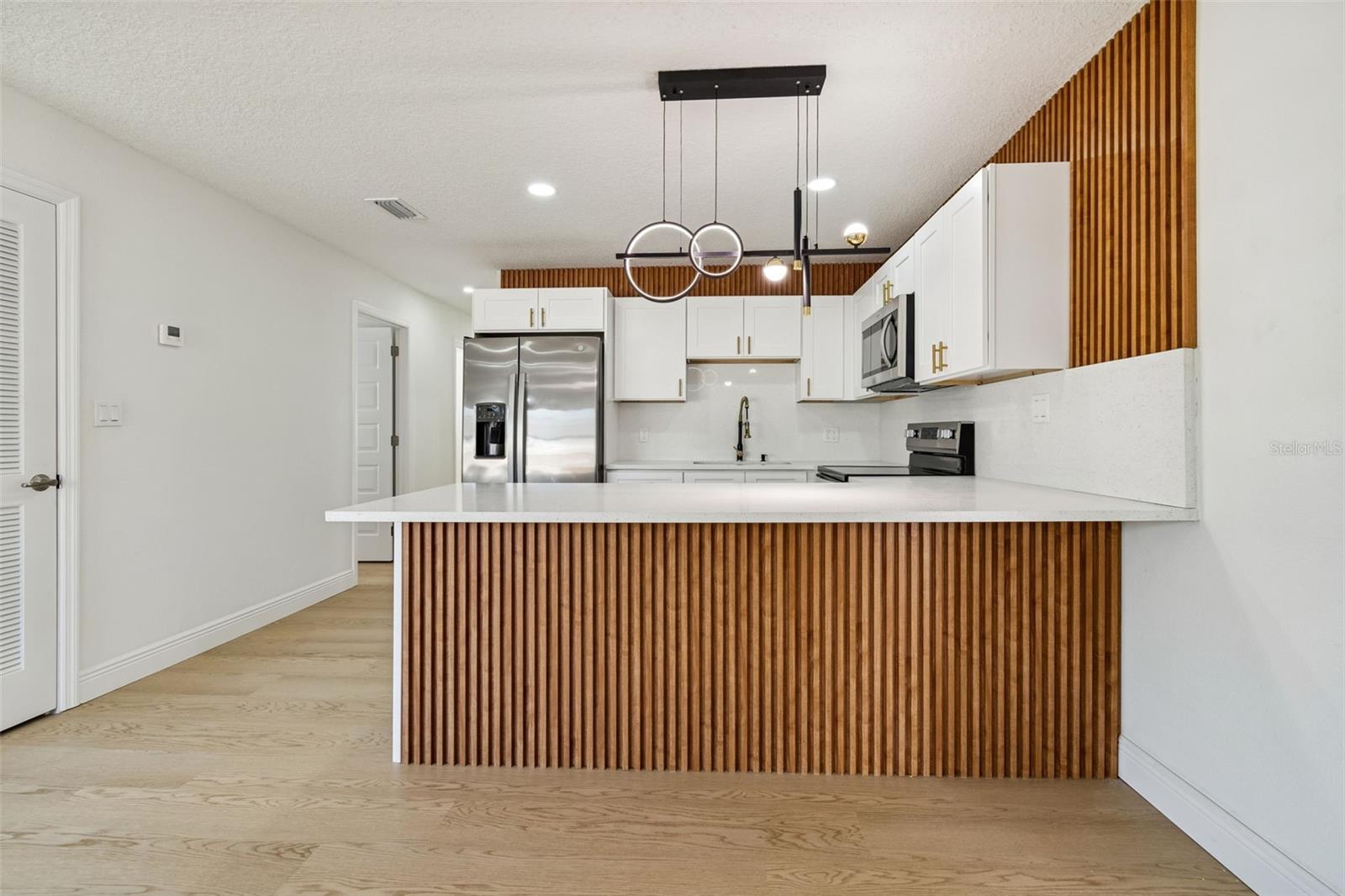 Image 20 of 98 For 7910 Powhatan Avenue