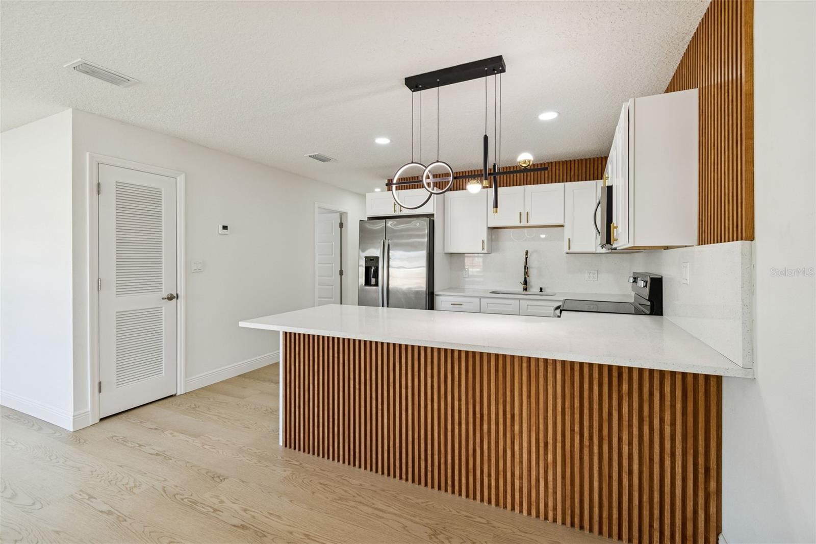 Image 21 of 98 For 7910 Powhatan Avenue