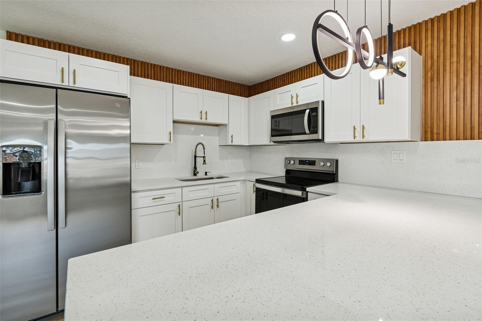 Image 26 of 98 For 7910 Powhatan Avenue