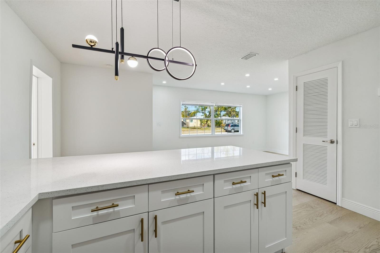 Image 28 of 98 For 7910 Powhatan Avenue