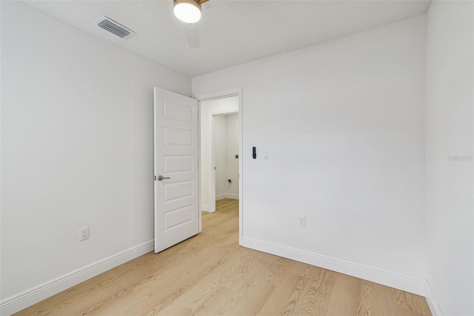 Image 32 of 98 For 7910 Powhatan Avenue