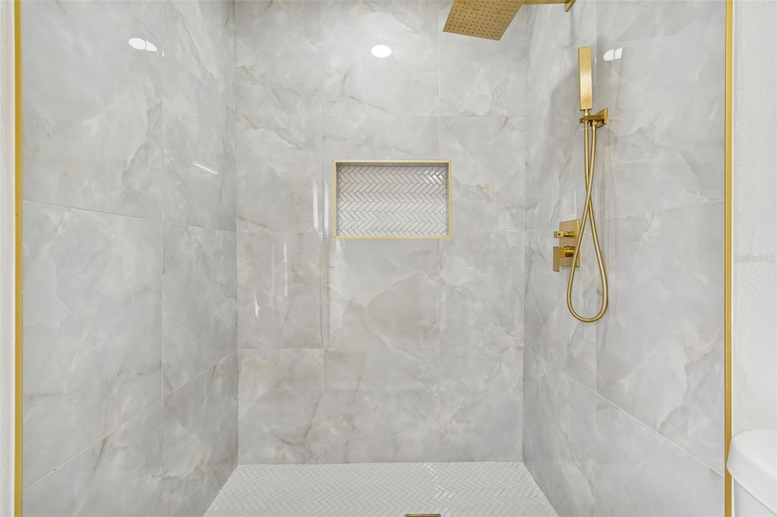 Image 47 of 98 For 7910 Powhatan Avenue