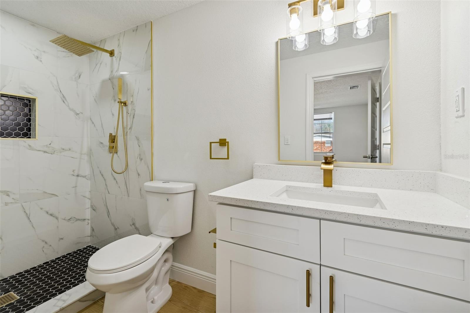 Image 54 of 98 For 7910 Powhatan Avenue