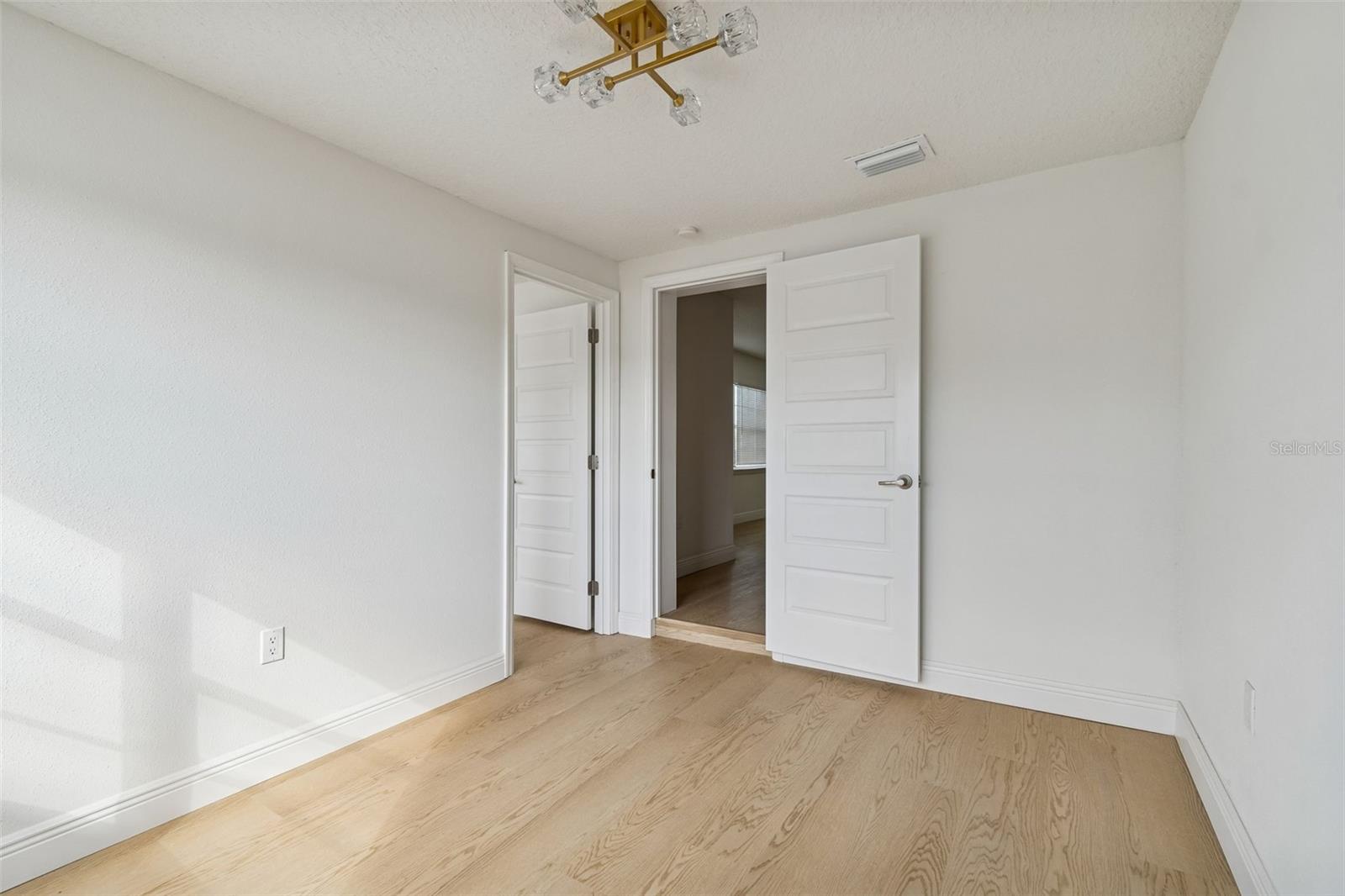 Image 59 of 98 For 7910 Powhatan Avenue