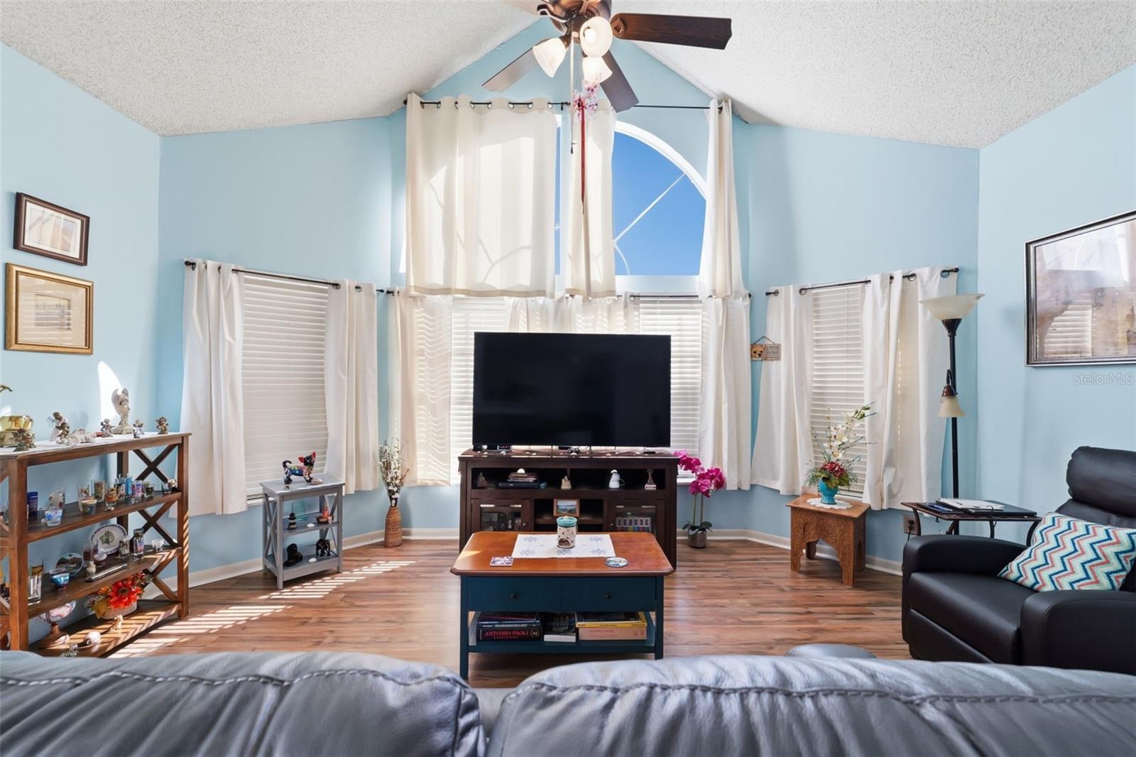 Image 8 of 37 For 12245 Armenia Gables Circle 12245