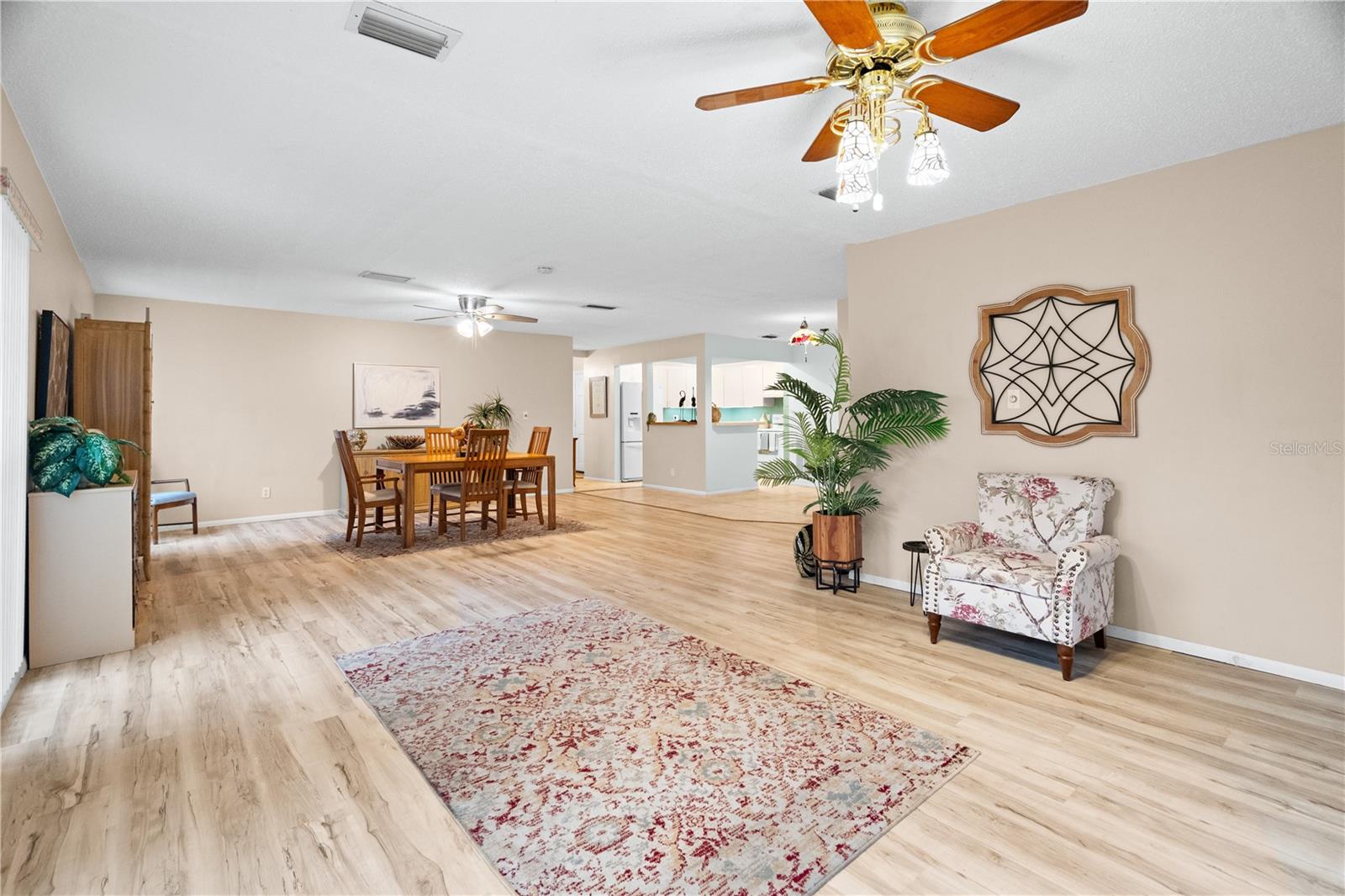 Image 11 of 33 For 116 Dogwood Circle 116