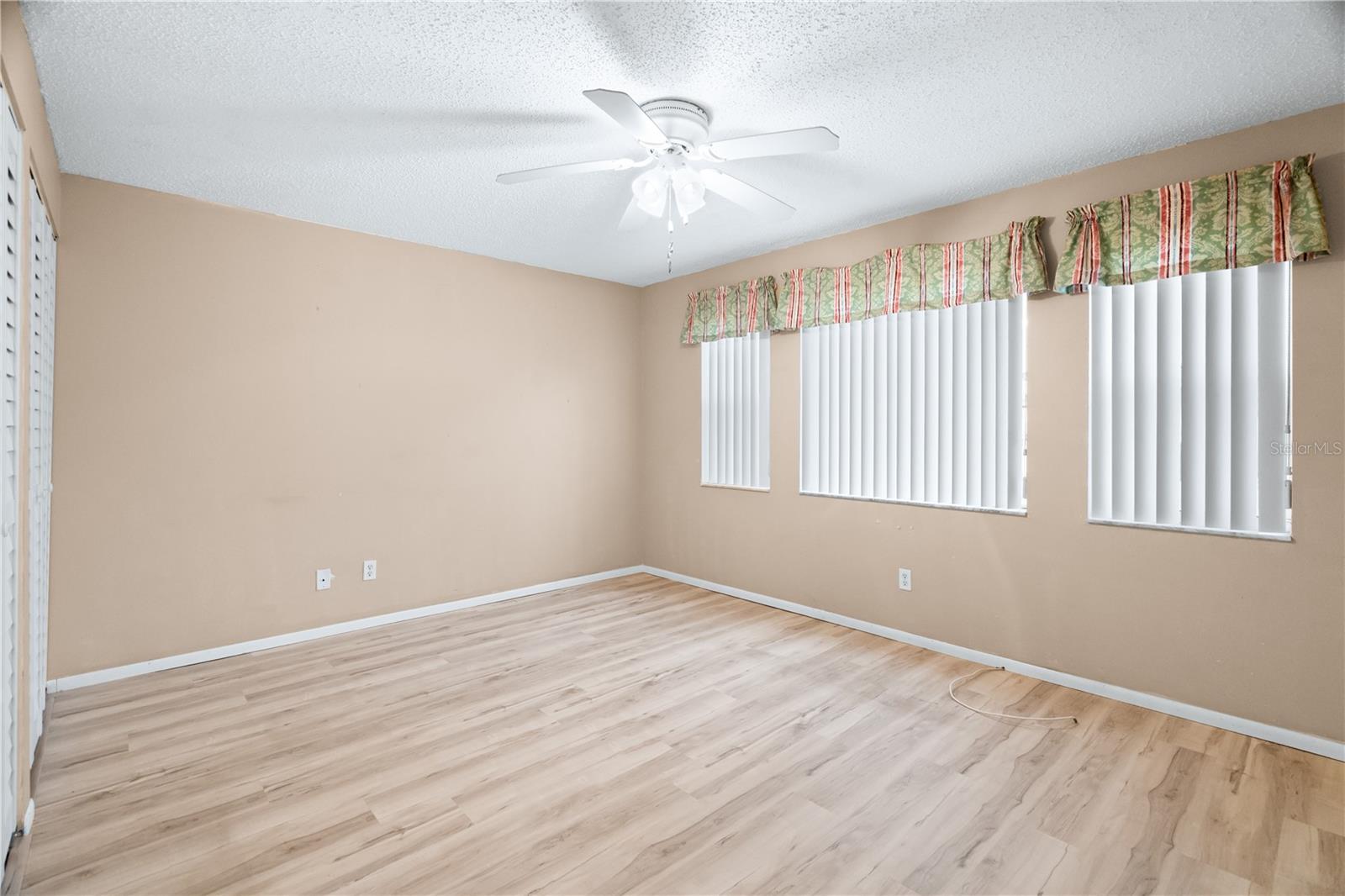 Image 12 of 33 For 116 Dogwood Circle 116