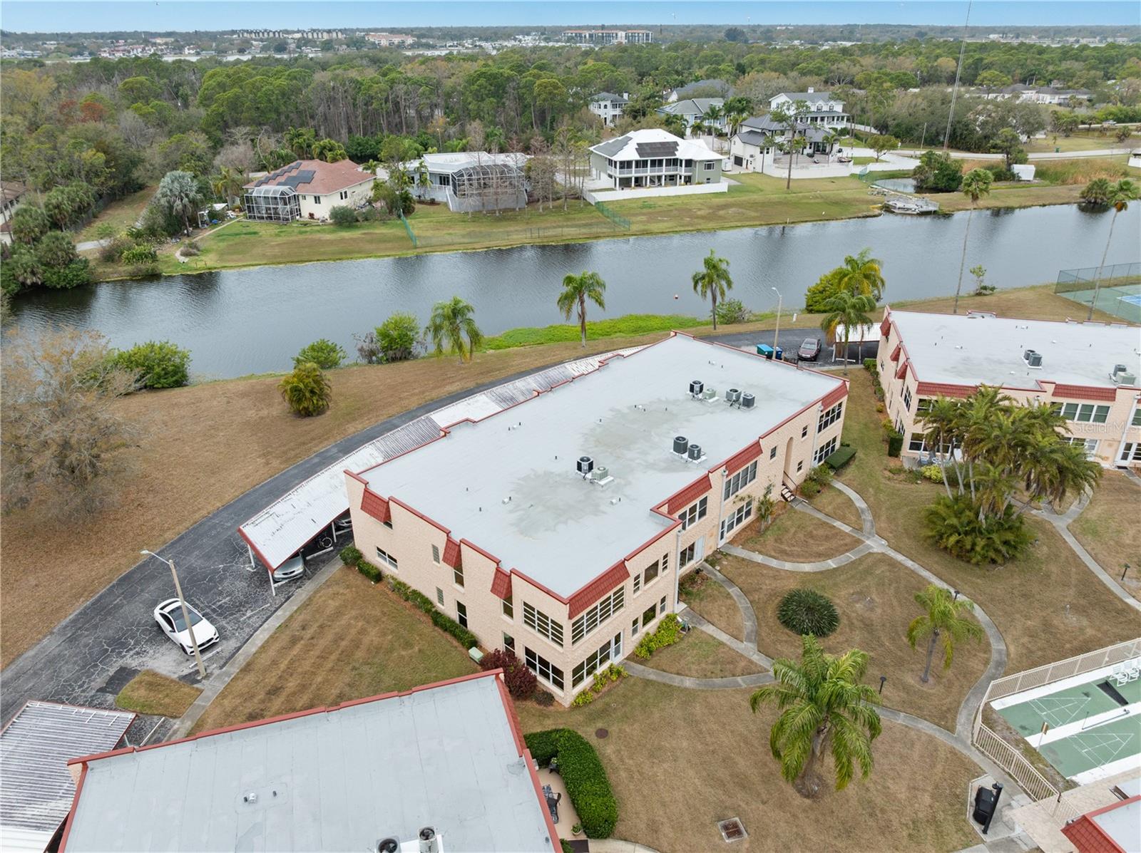 Image 29 of 33 For 116 Dogwood Circle 116