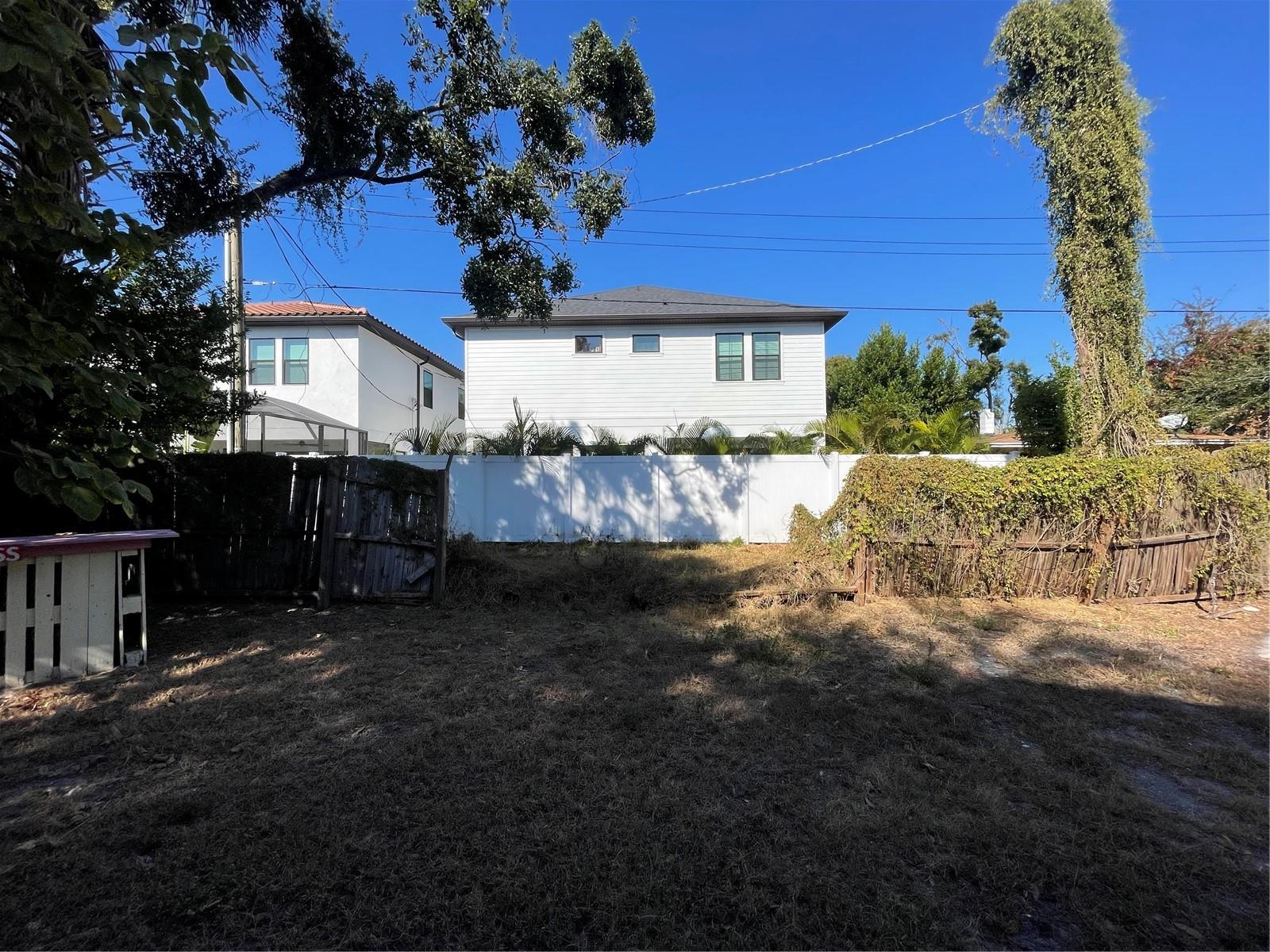 Image 23 of 24 For 1311 Lemon Street