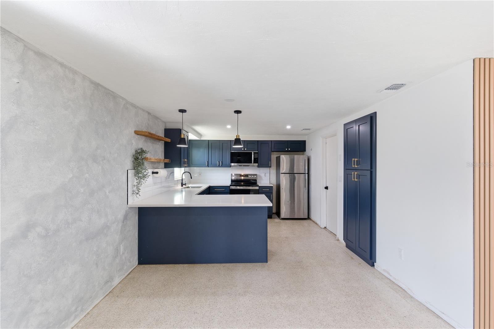 Image 16 of 30 For 3922 Darlington Road