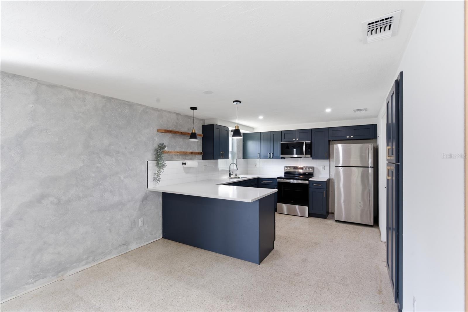 Image 17 of 30 For 3922 Darlington Road