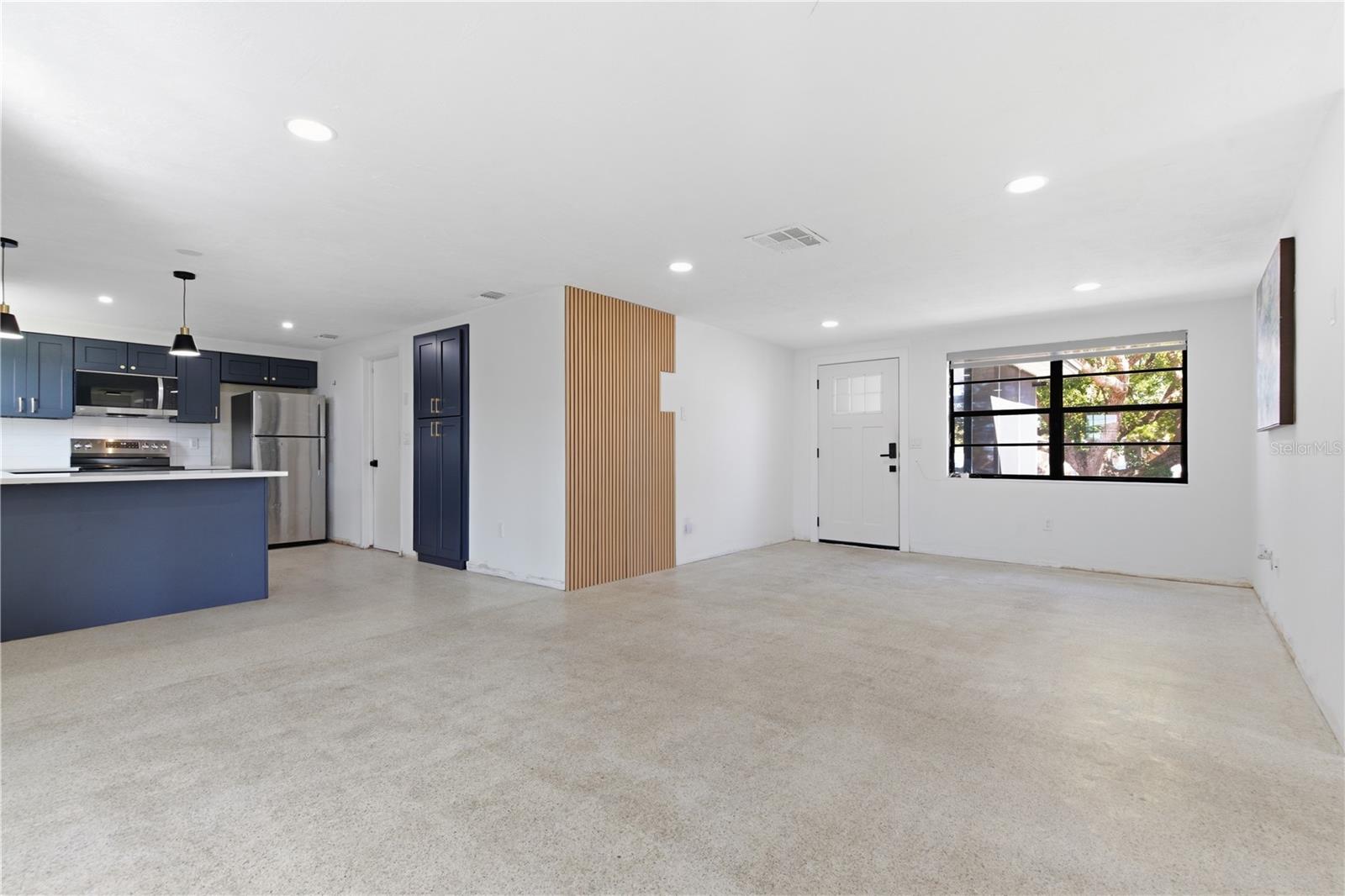 Image 4 of 30 For 3922 Darlington Road