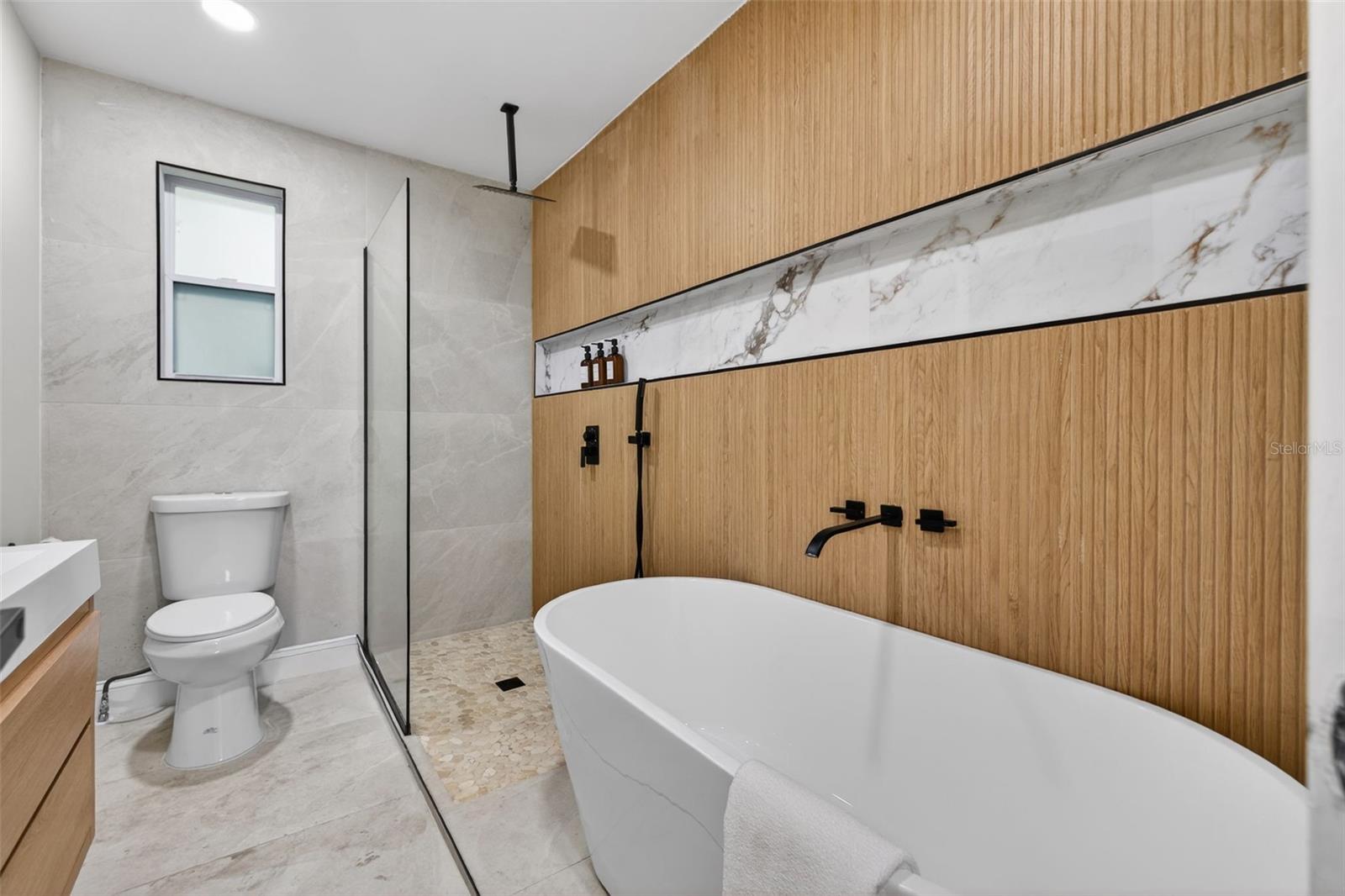 Image 5 of 37 For 510 79th Avenue