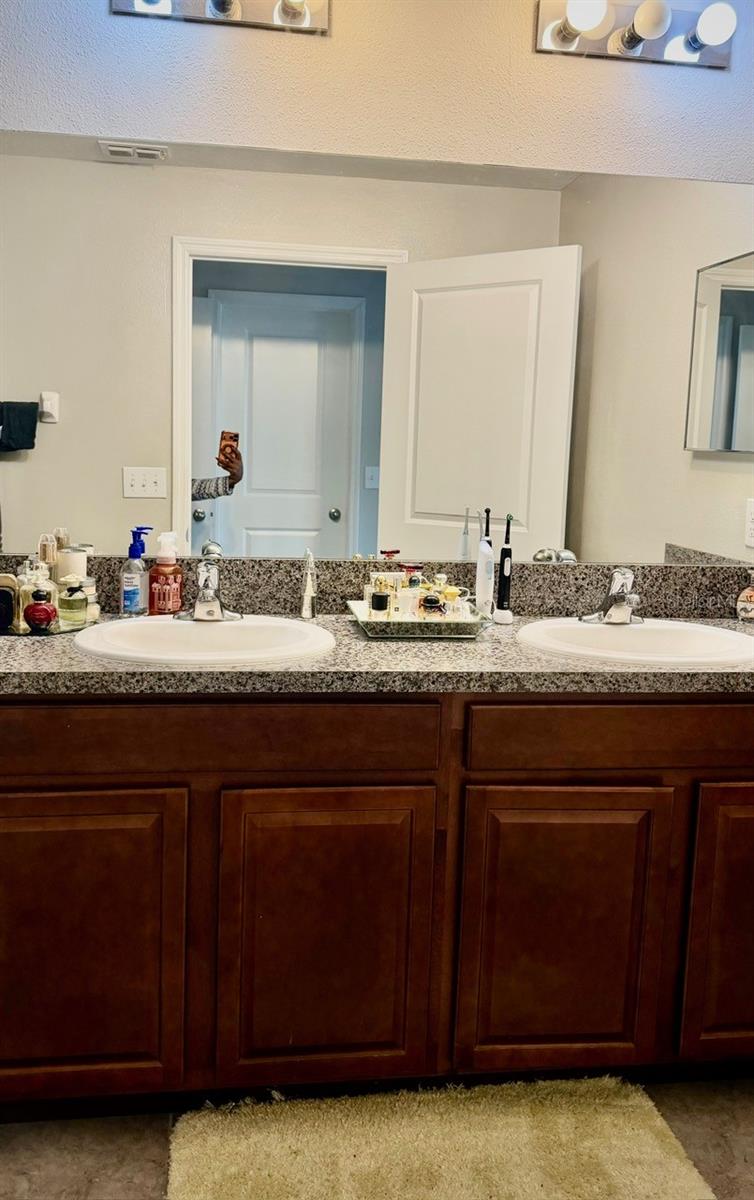 Listing photo id 11 for 4003 Wild Senna Boulevard