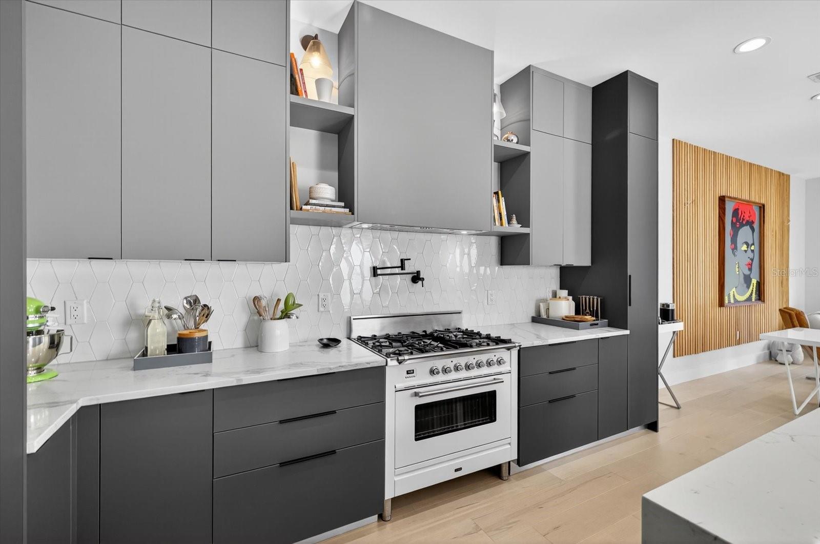 Image 15 of 60 For 423 Amelia Avenue 2