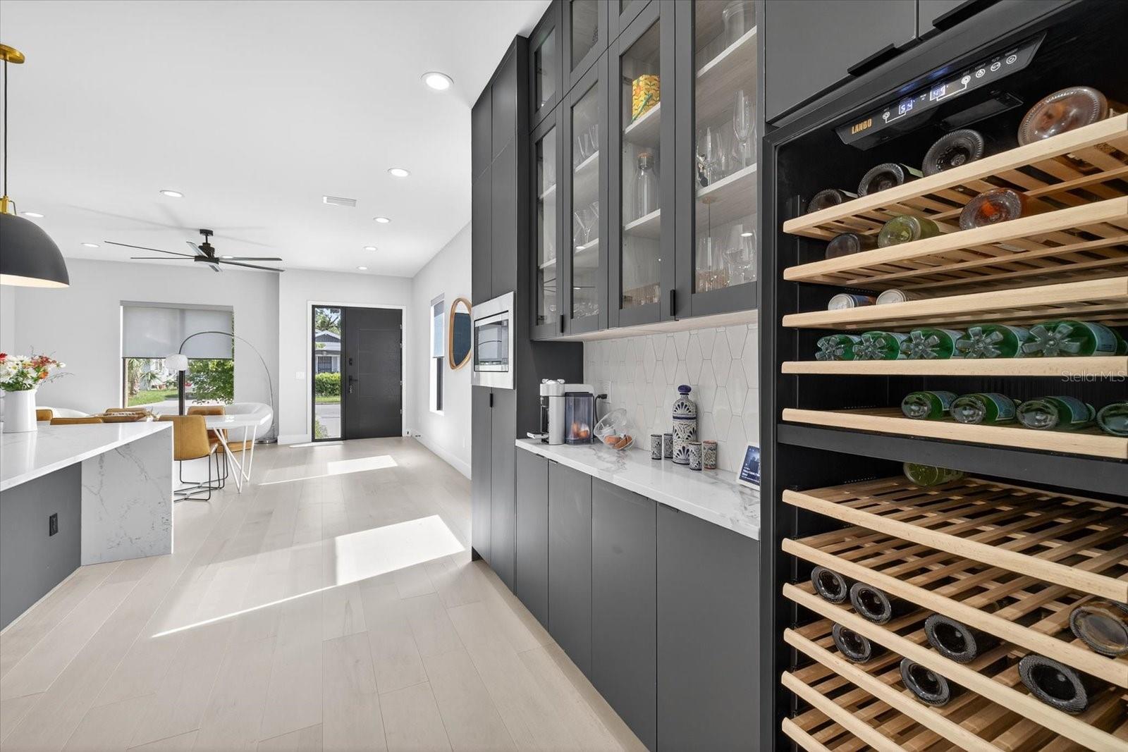 Image 20 of 60 For 423 Amelia Avenue 2