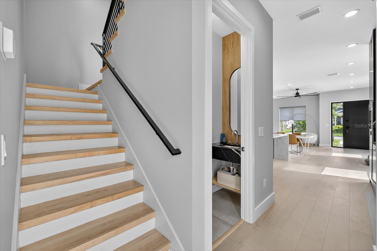 Image 29 of 60 For 423 Amelia Avenue 2