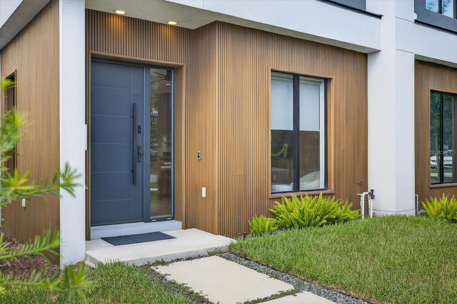 Image 3 of 60 For 423 Amelia Avenue 2