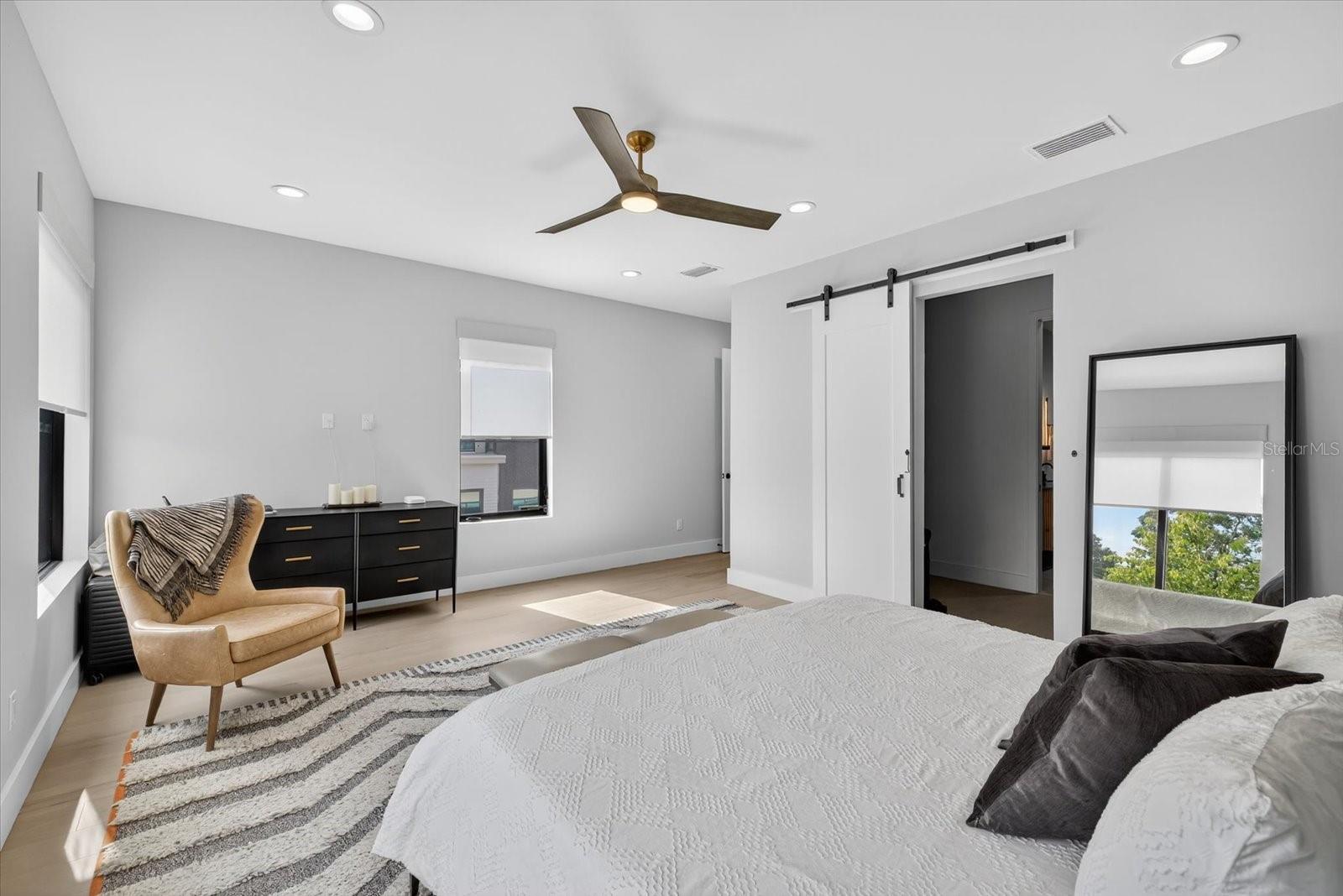 Image 38 of 60 For 423 Amelia Avenue 2