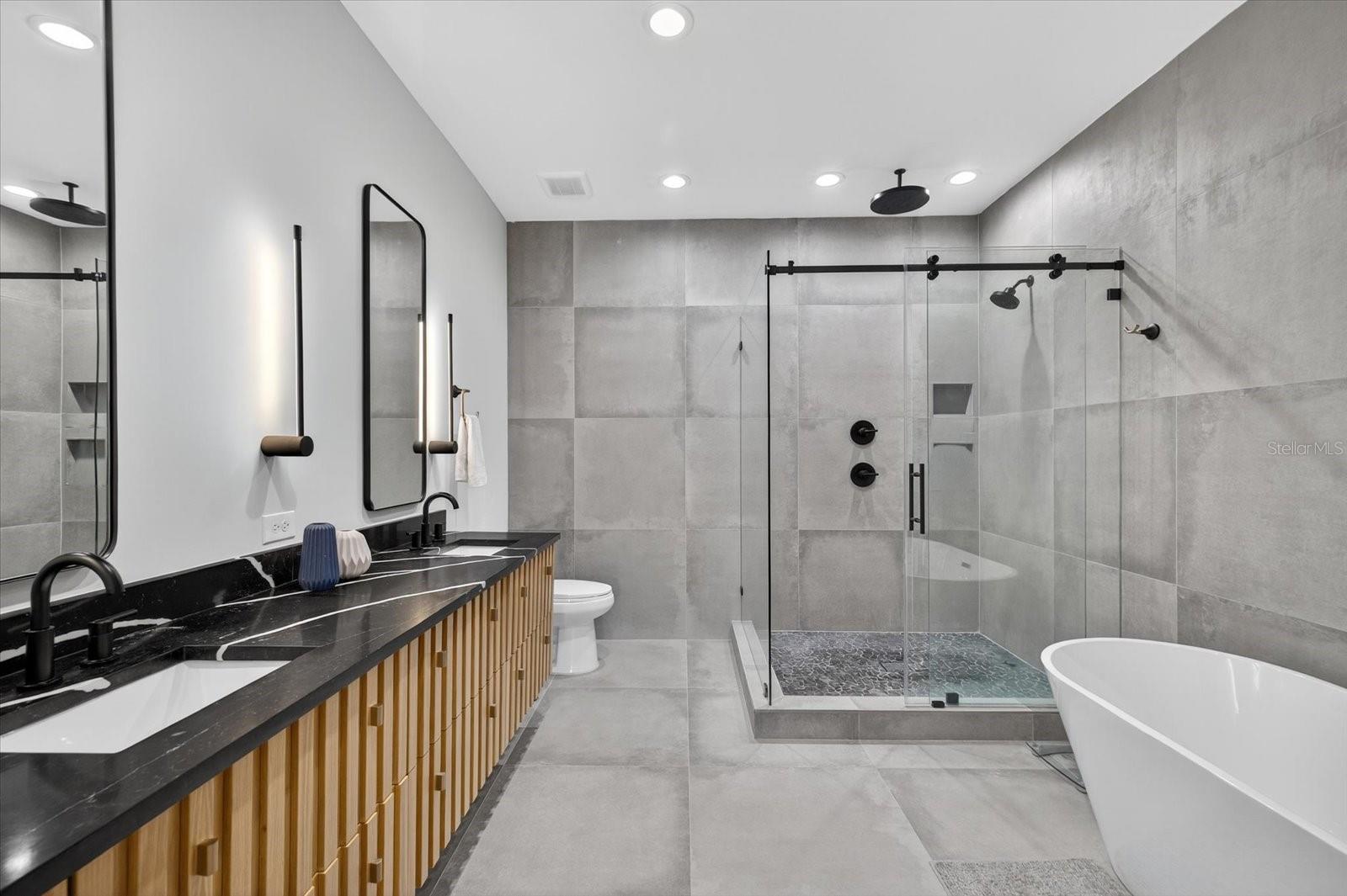 Image 40 of 60 For 423 Amelia Avenue 2