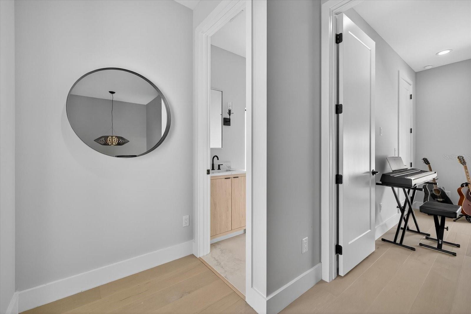 Image 46 of 60 For 423 Amelia Avenue 2