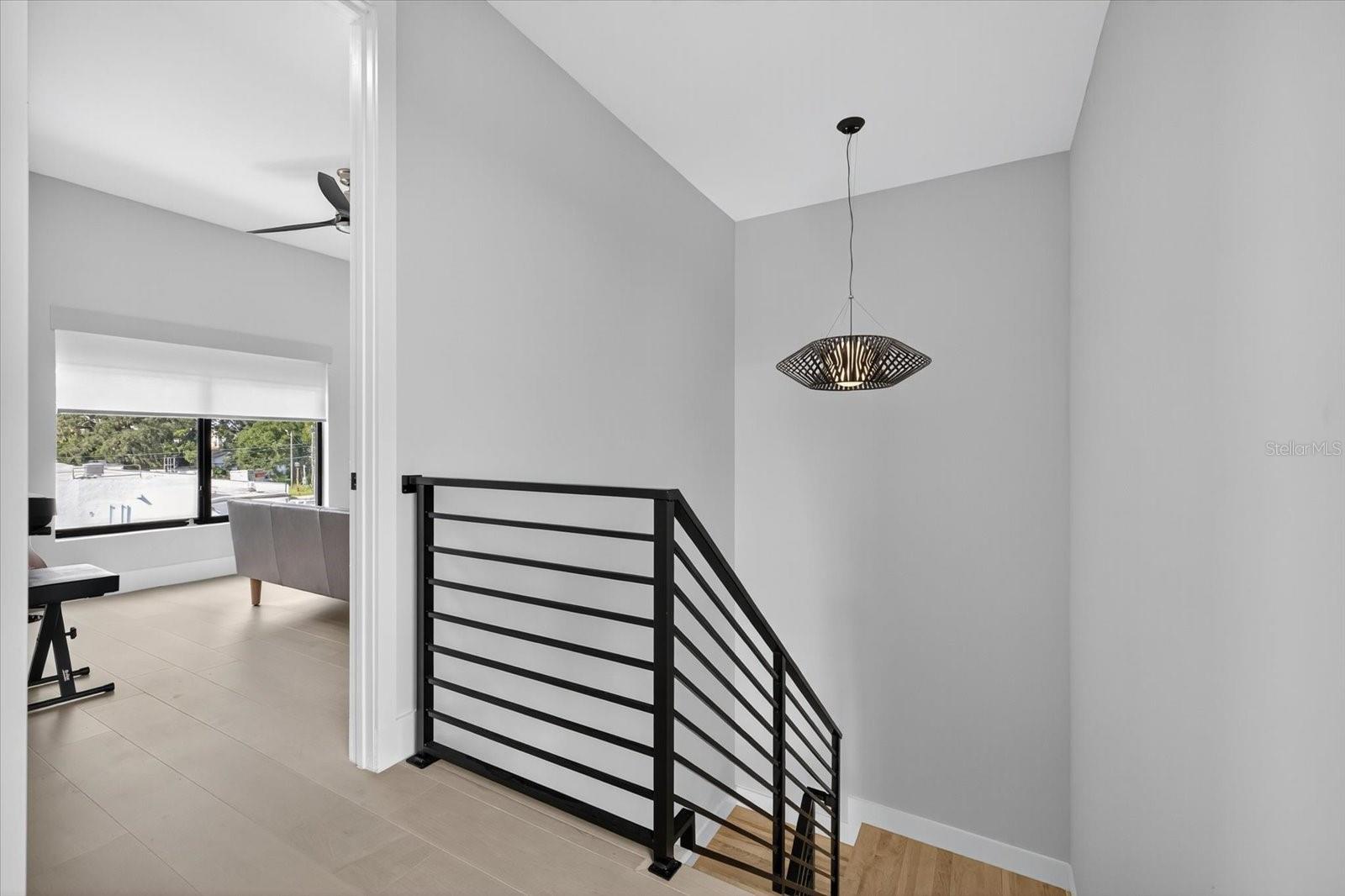 Image 47 of 60 For 423 Amelia Avenue 2