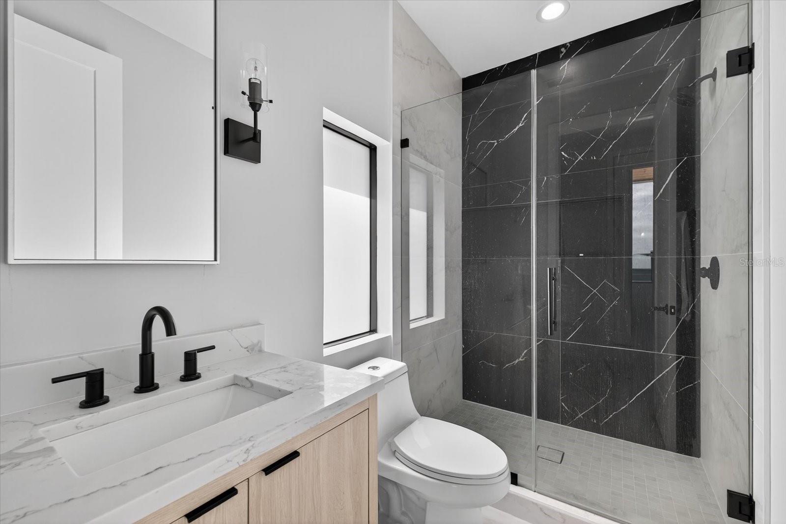 Image 51 of 60 For 423 Amelia Avenue 2