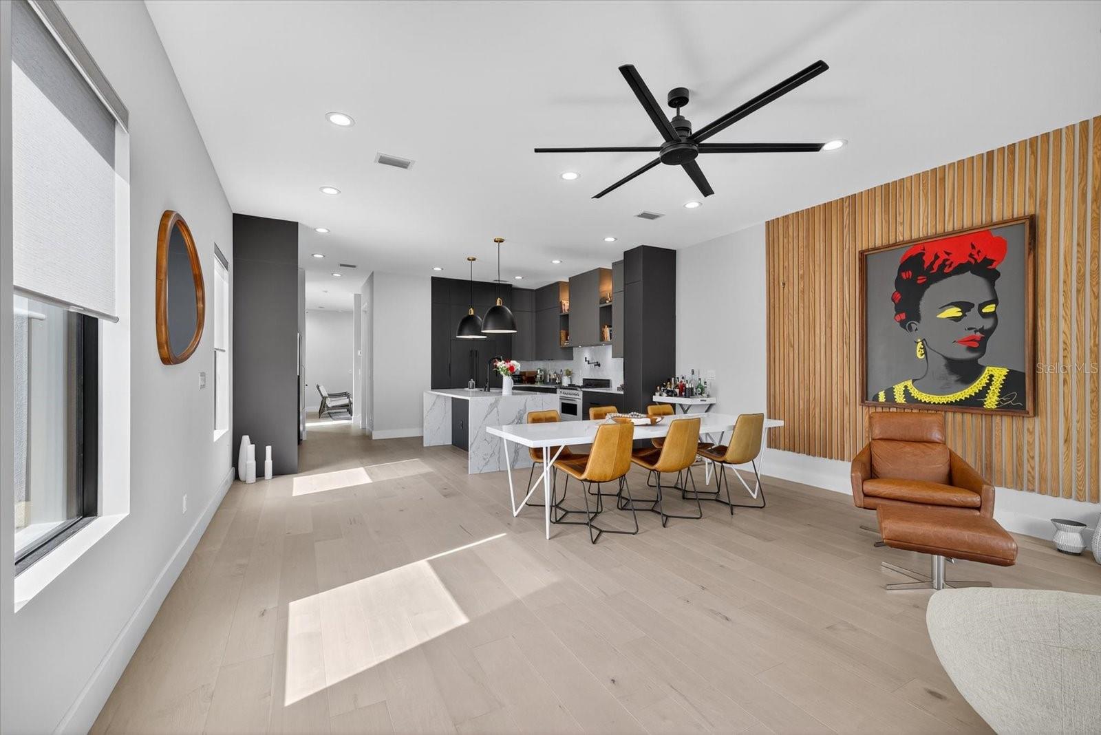 Image 8 of 60 For 423 Amelia Avenue 2