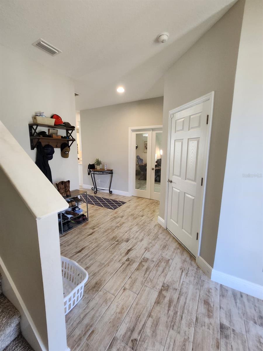 Image 8 of 37 For 3934 Maurice Avenue