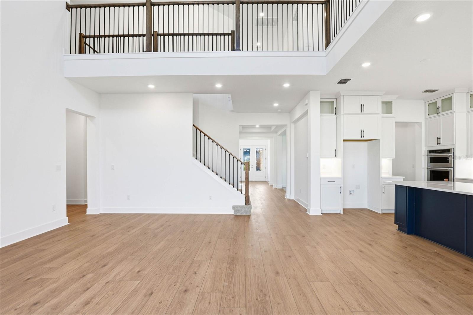 Image 13 of 90 For 6962 Jared Oaks Drive