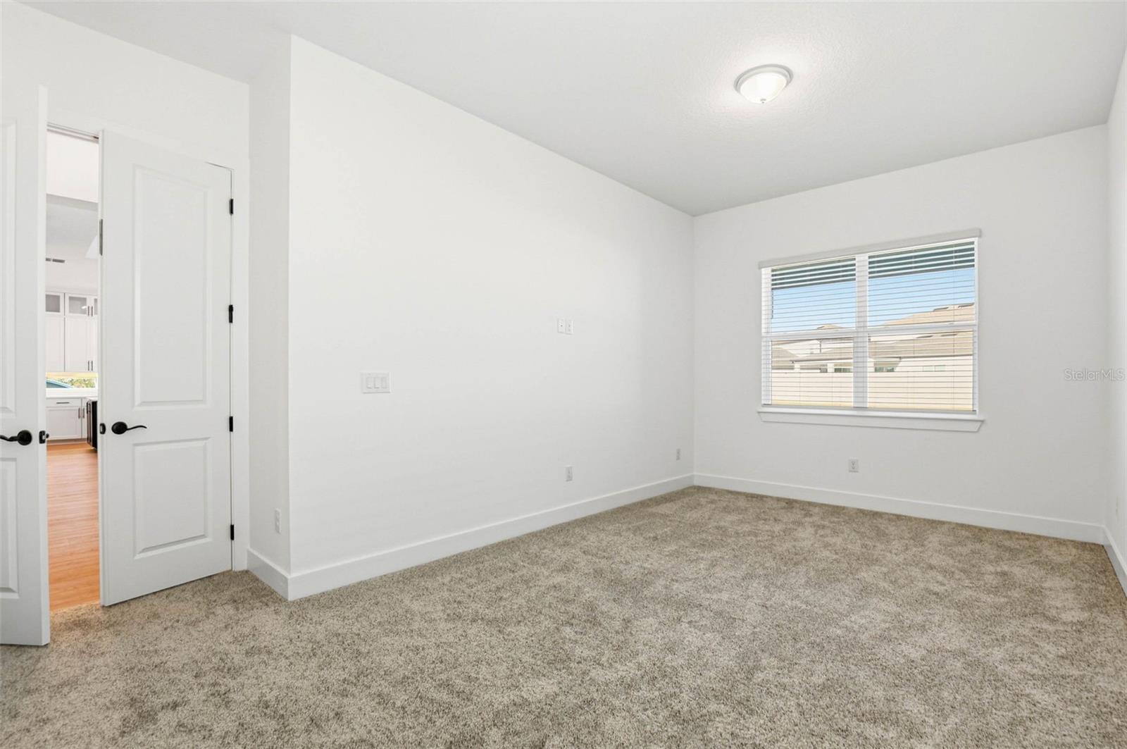 Image 15 of 90 For 6962 Jared Oaks Drive