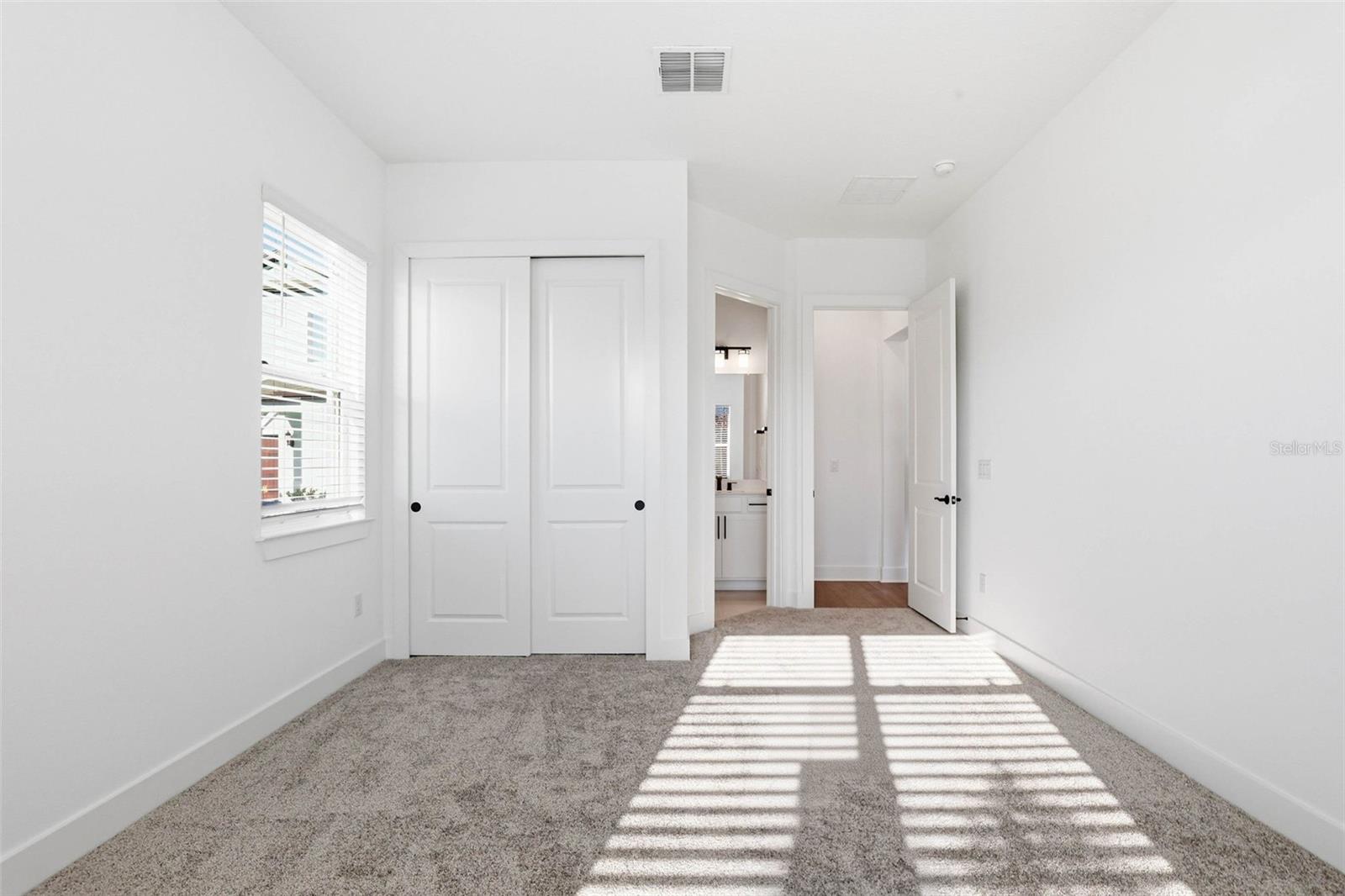 Image 30 of 90 For 6962 Jared Oaks Drive