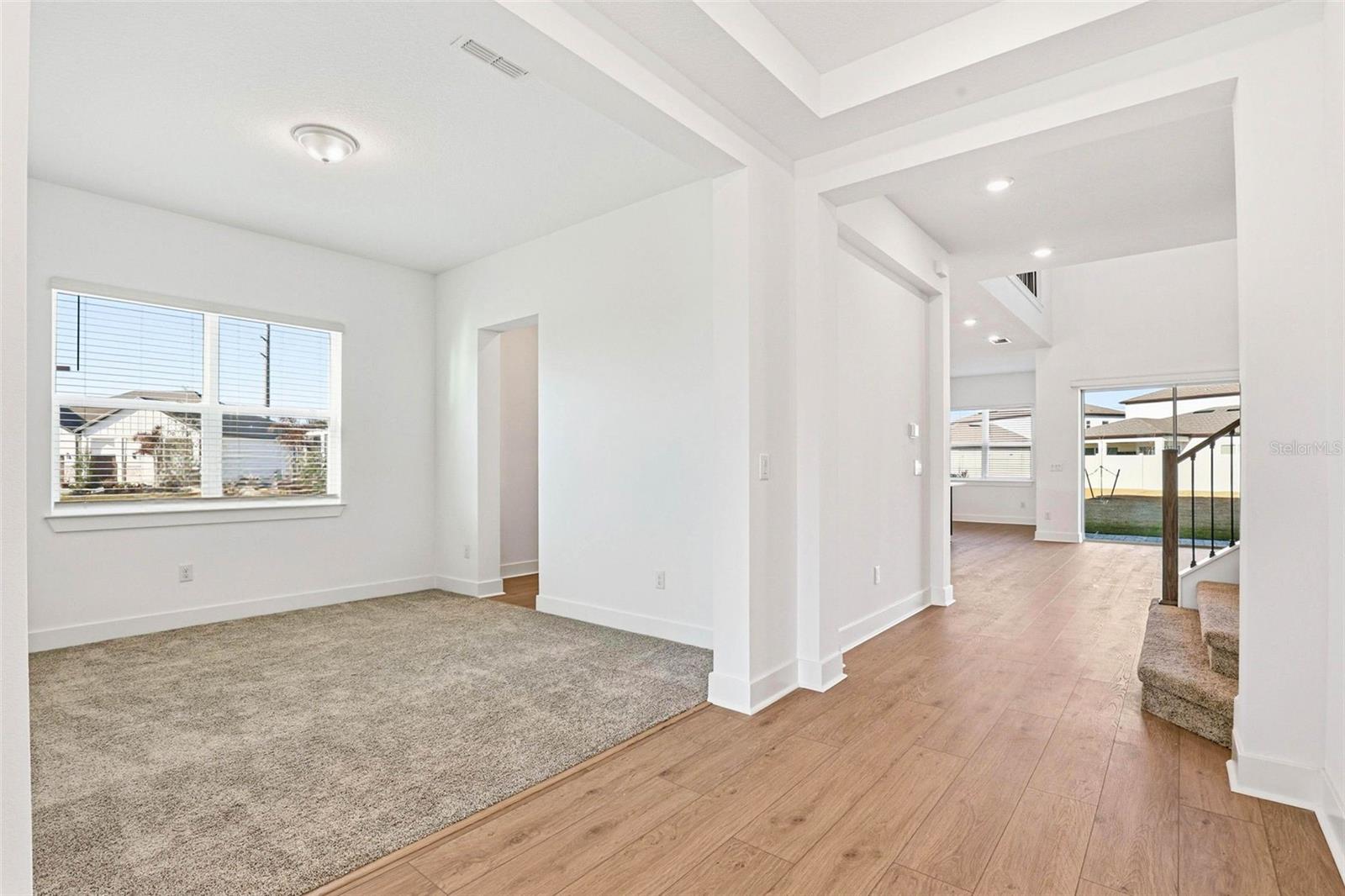 Image 32 of 90 For 6962 Jared Oaks Drive