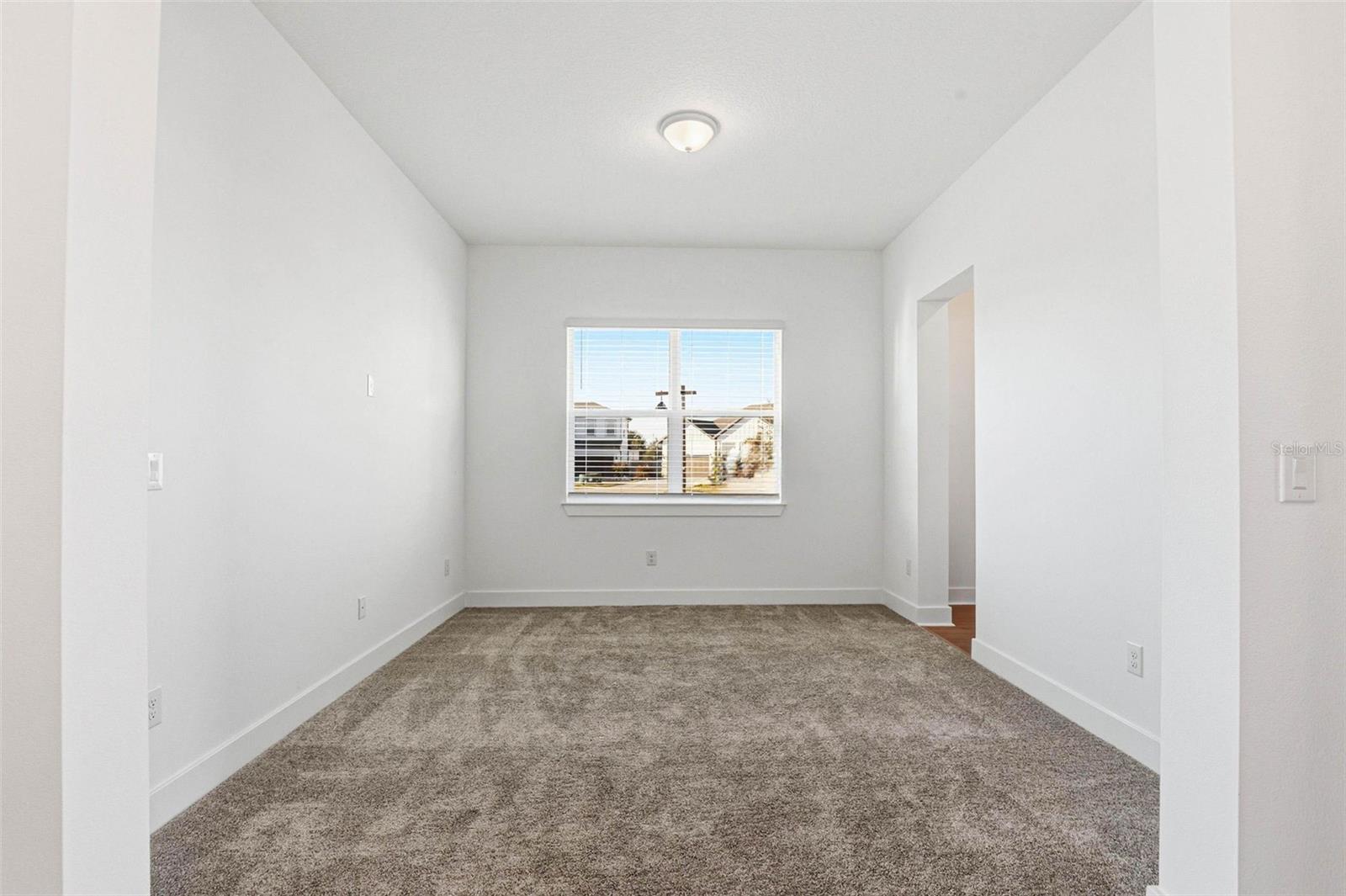 Image 33 of 90 For 6962 Jared Oaks Drive