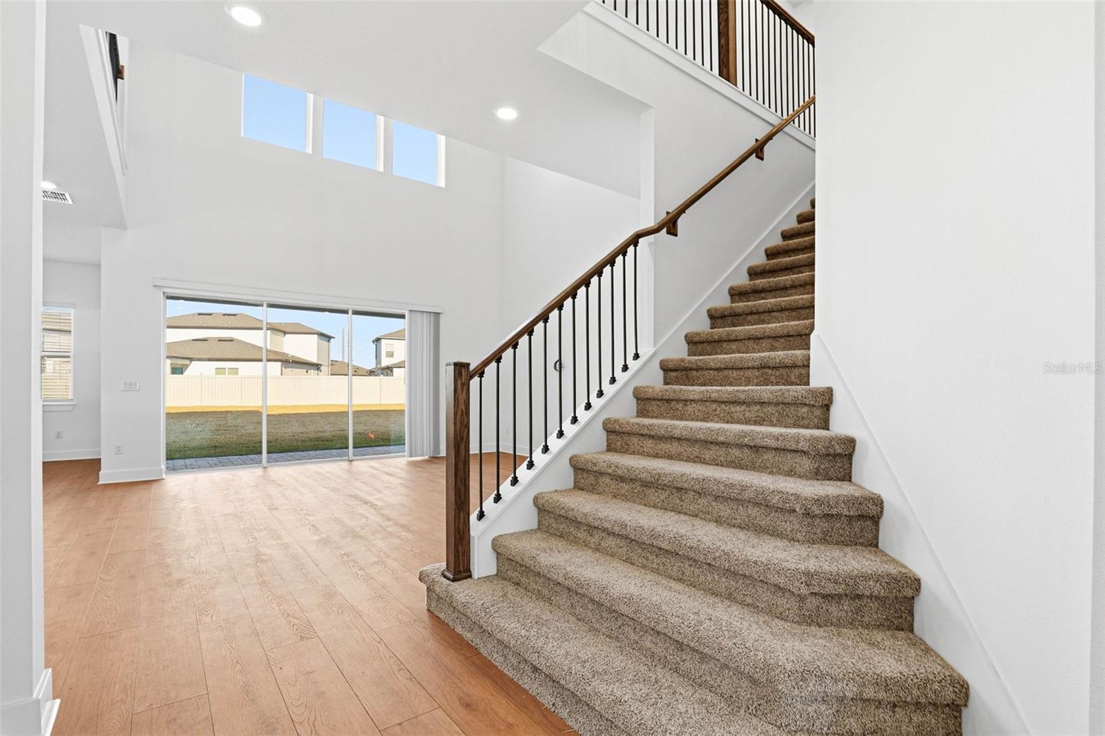 Image 35 of 90 For 6962 Jared Oaks Drive