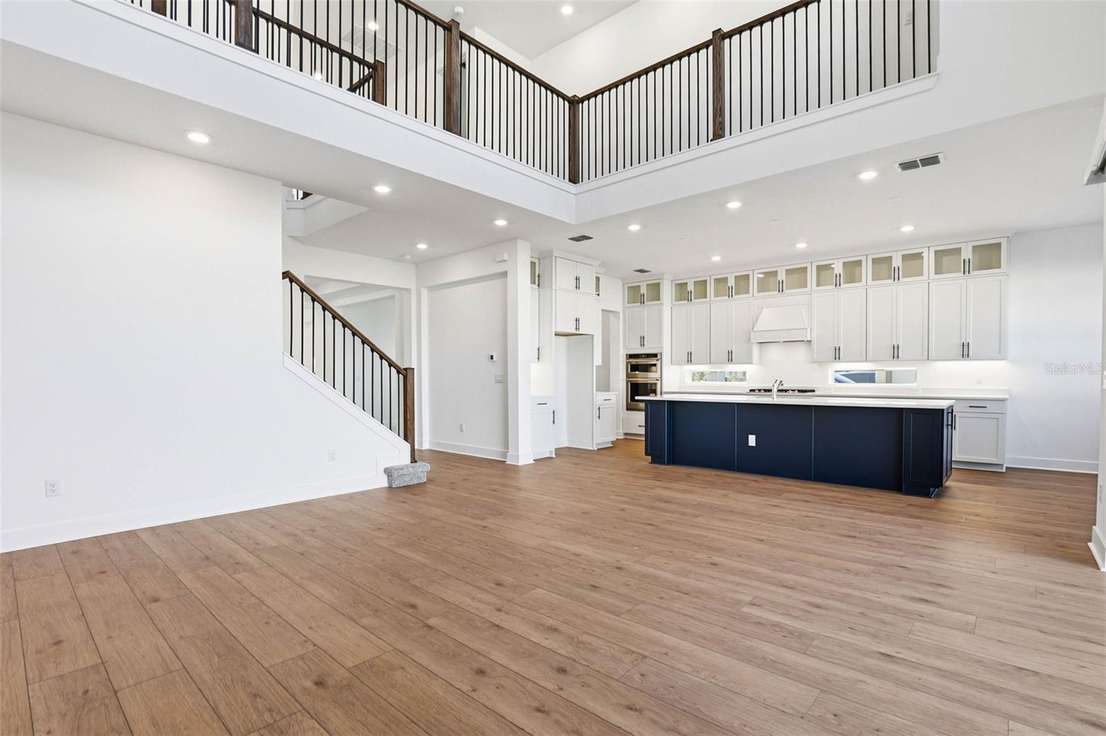 Image 4 of 90 For 6962 Jared Oaks Drive