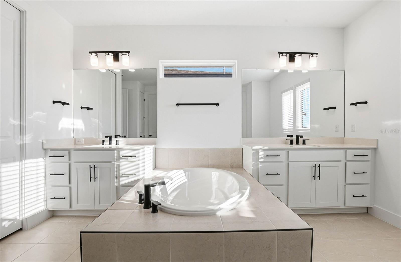 Image 44 of 90 For 6962 Jared Oaks Drive