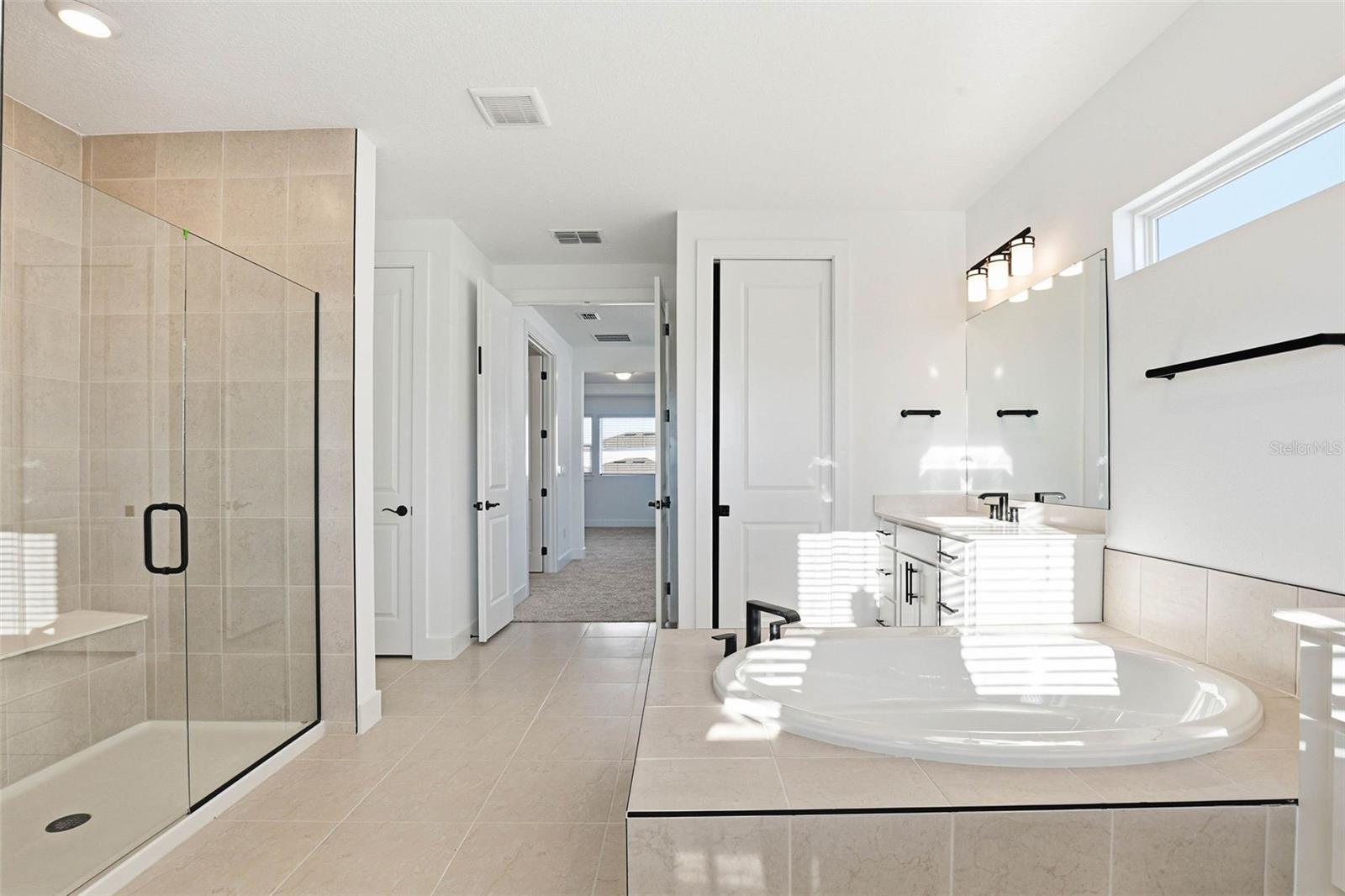 Image 46 of 90 For 6962 Jared Oaks Drive