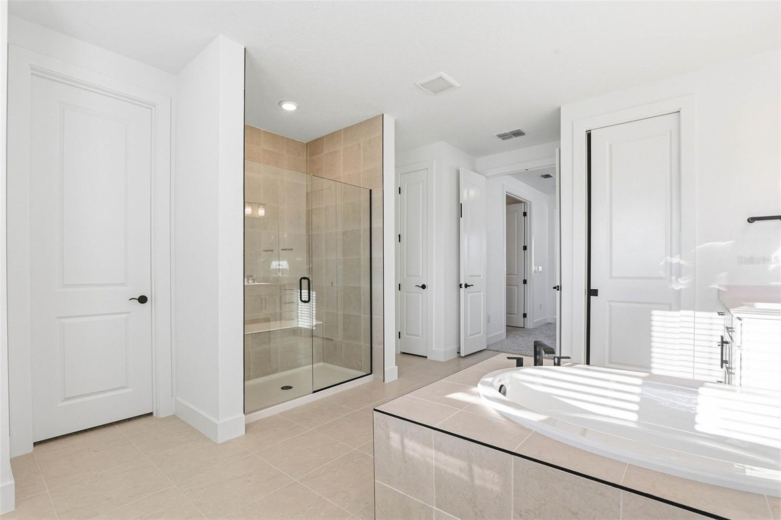 Image 47 of 90 For 6962 Jared Oaks Drive