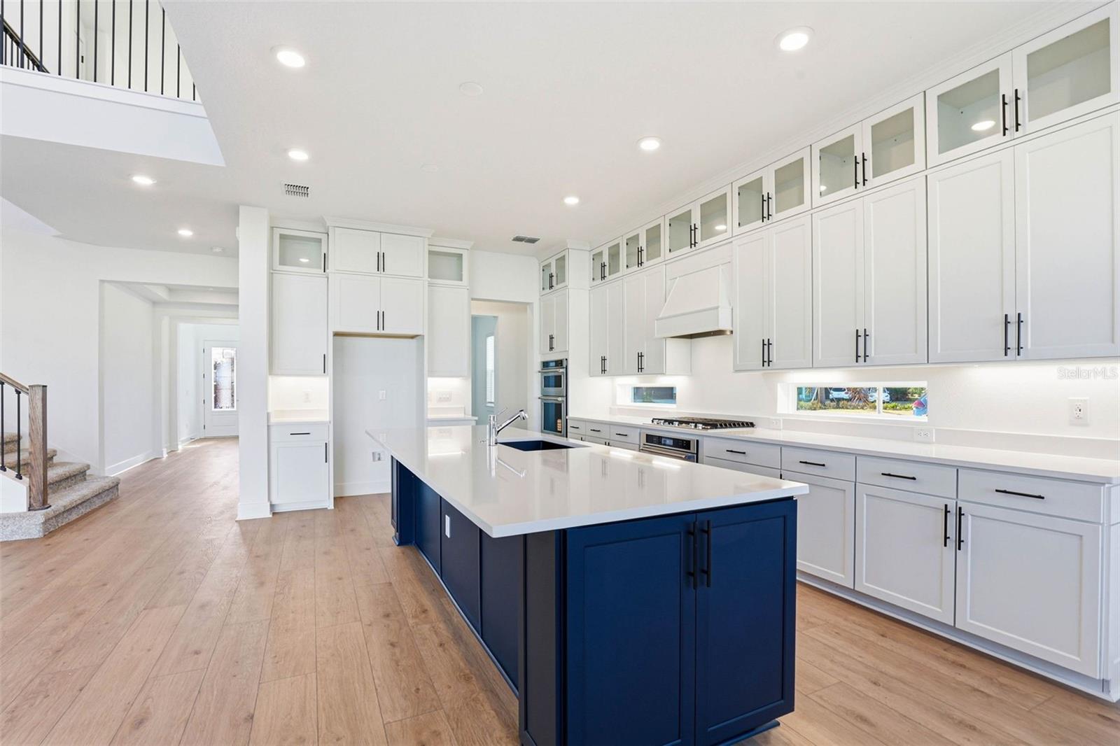 Image 7 of 90 For 6962 Jared Oaks Drive