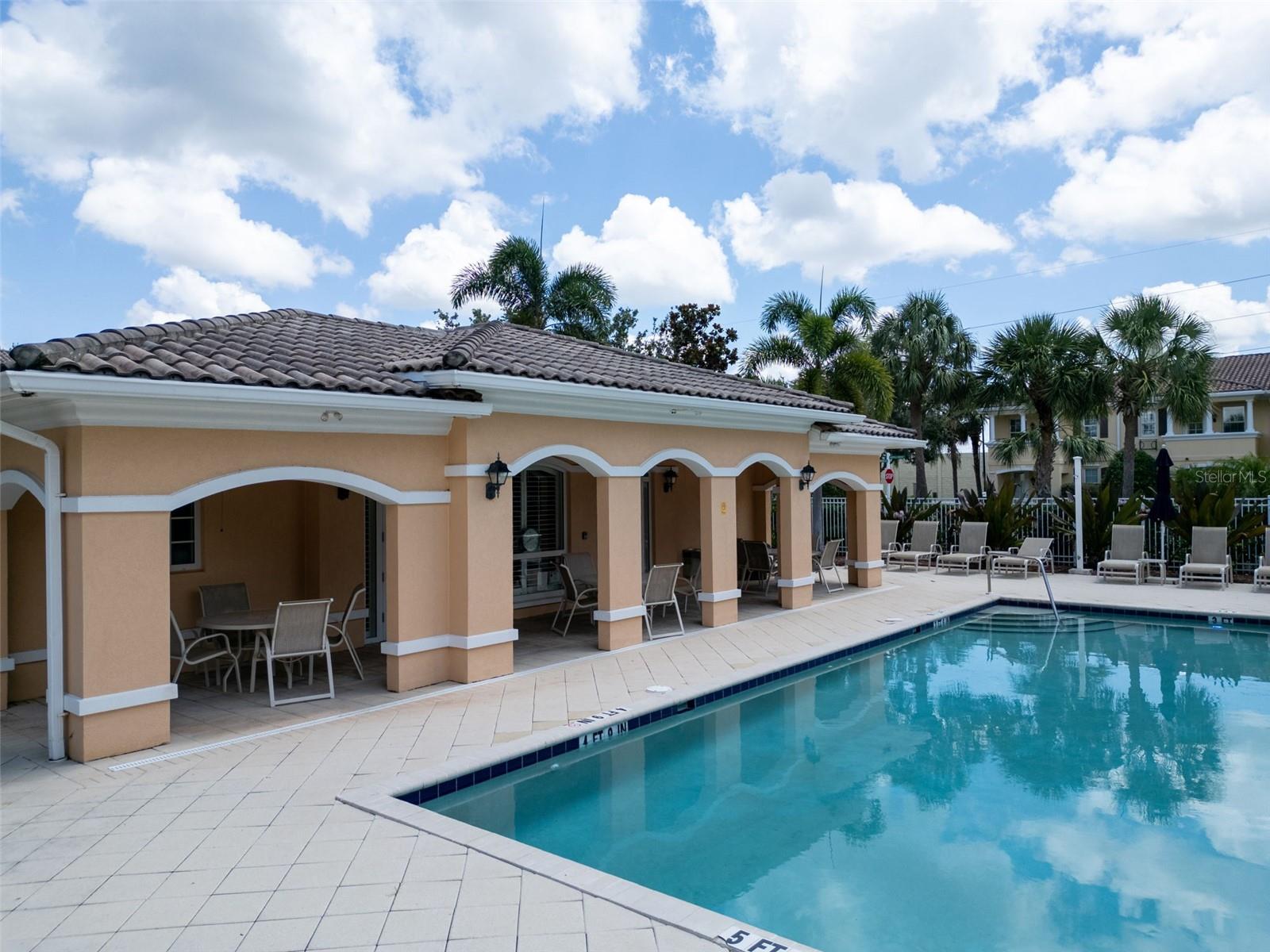 Image 10 of 41 For 1545 Napoli Drive W