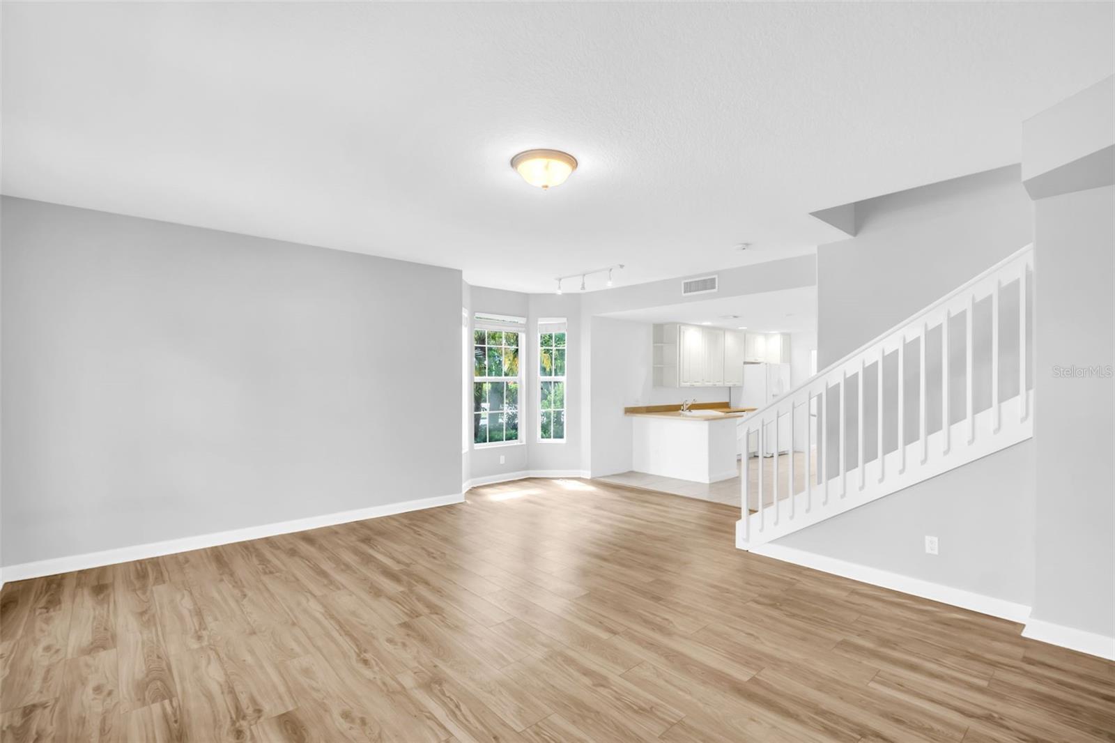 Image 16 of 41 For 1545 Napoli Drive W