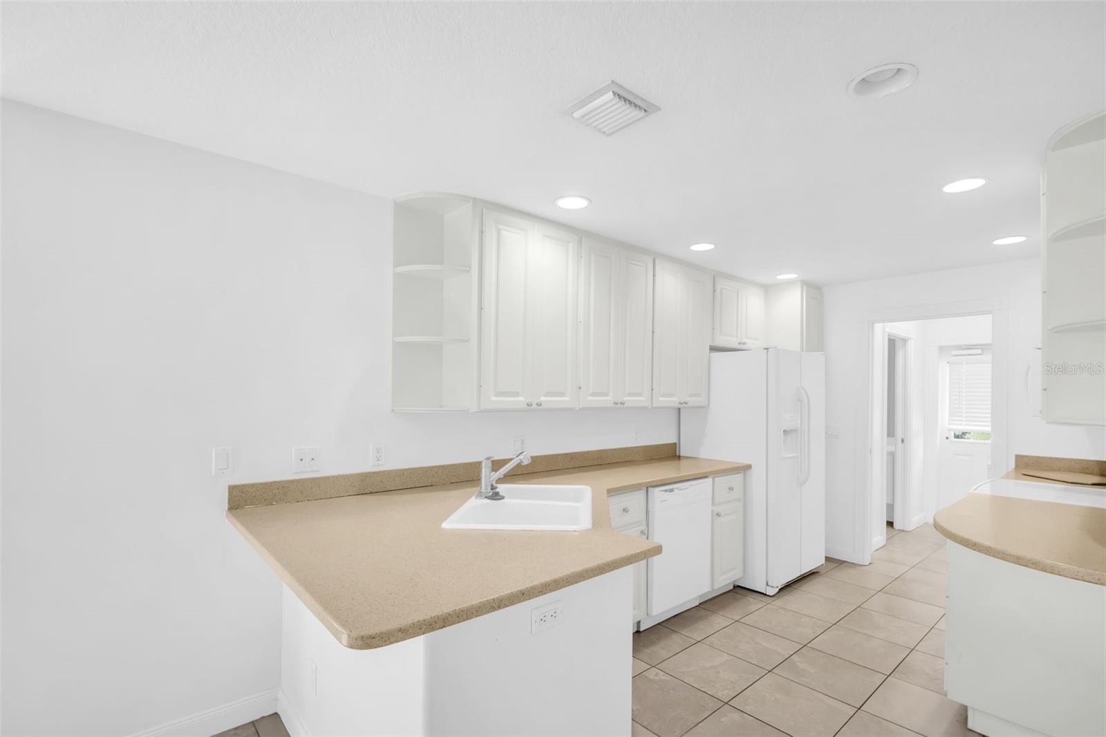 Image 20 of 41 For 1545 Napoli Drive W