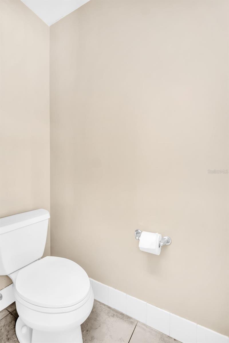 Image 25 of 41 For 1545 Napoli Drive W