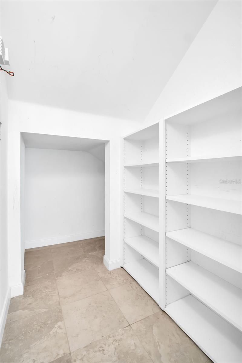 Image 26 of 41 For 1545 Napoli Drive W