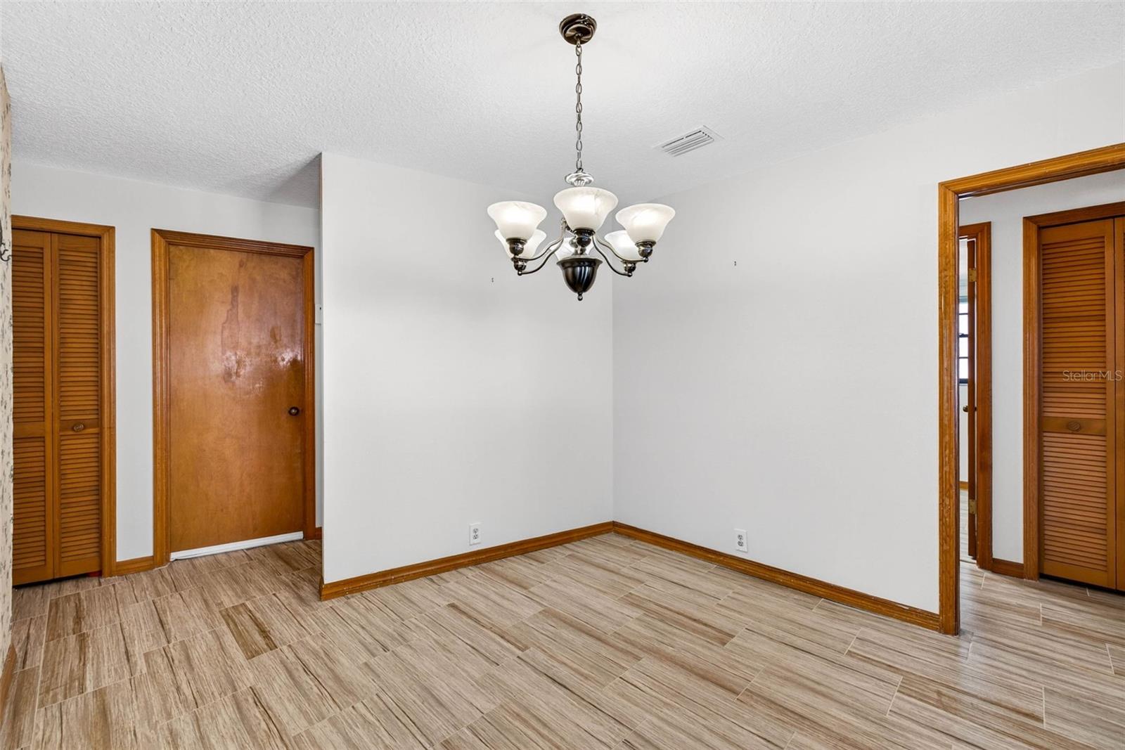 Image 18 of 80 For 6418 Jacqueline Arbor Drive