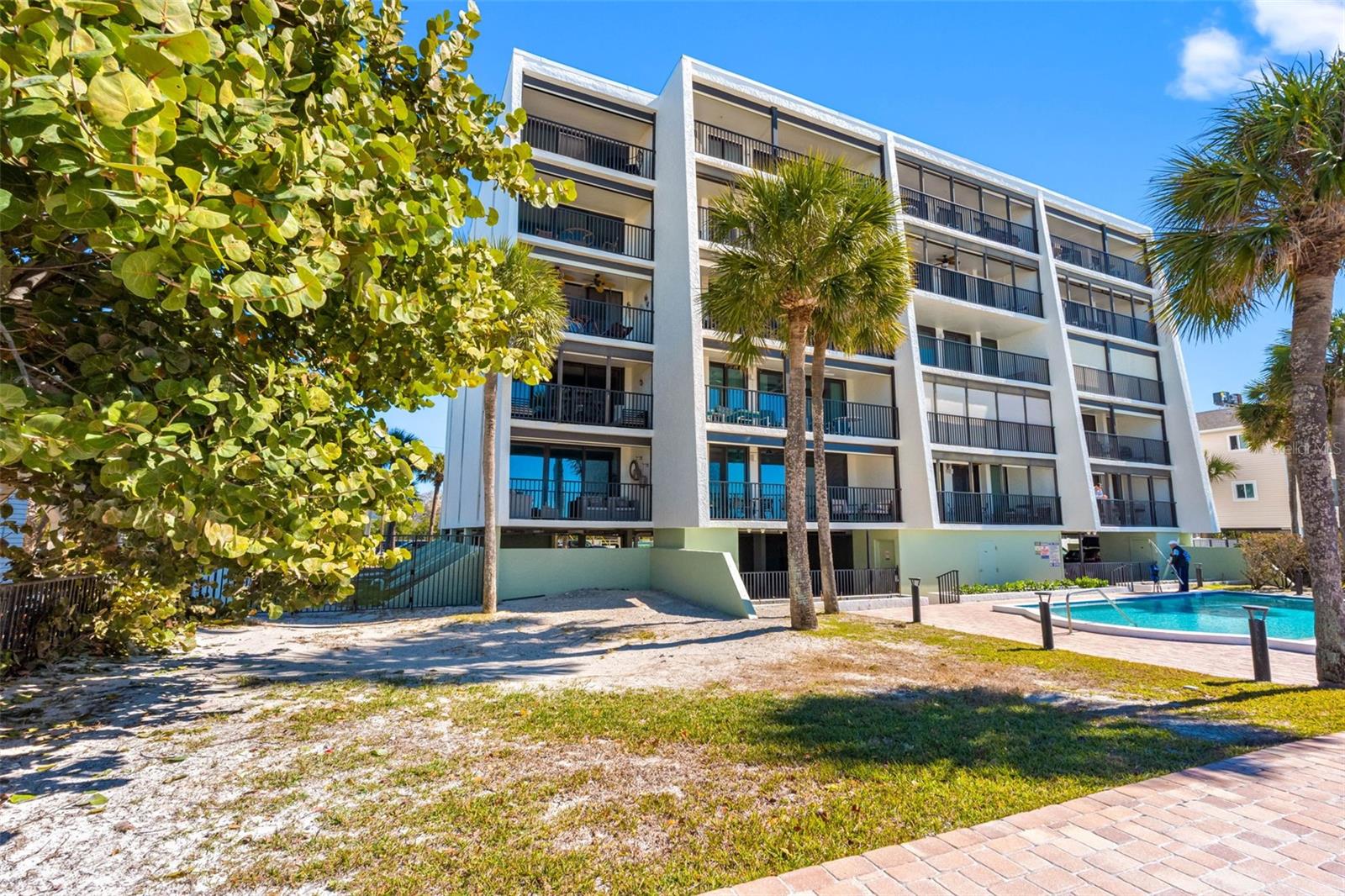 Image 15 of 58 For 506 Gulf Boulevard 505