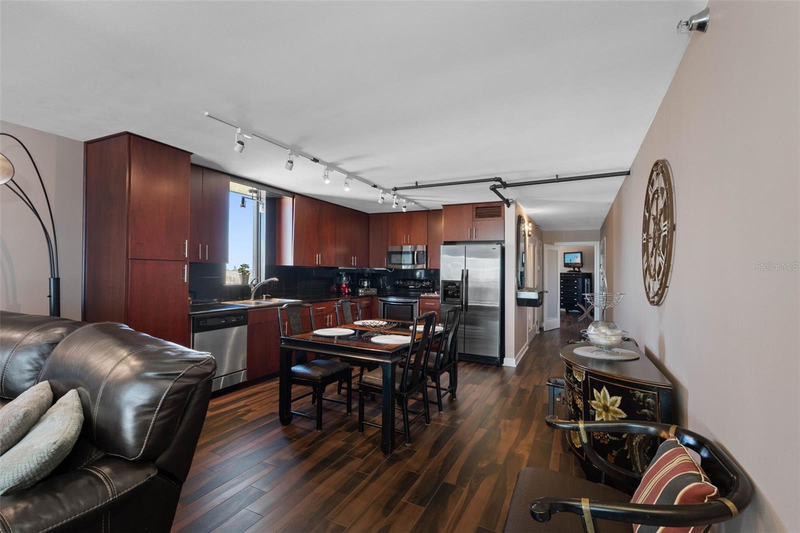 Image 18 of 58 For 506 Gulf Boulevard 505