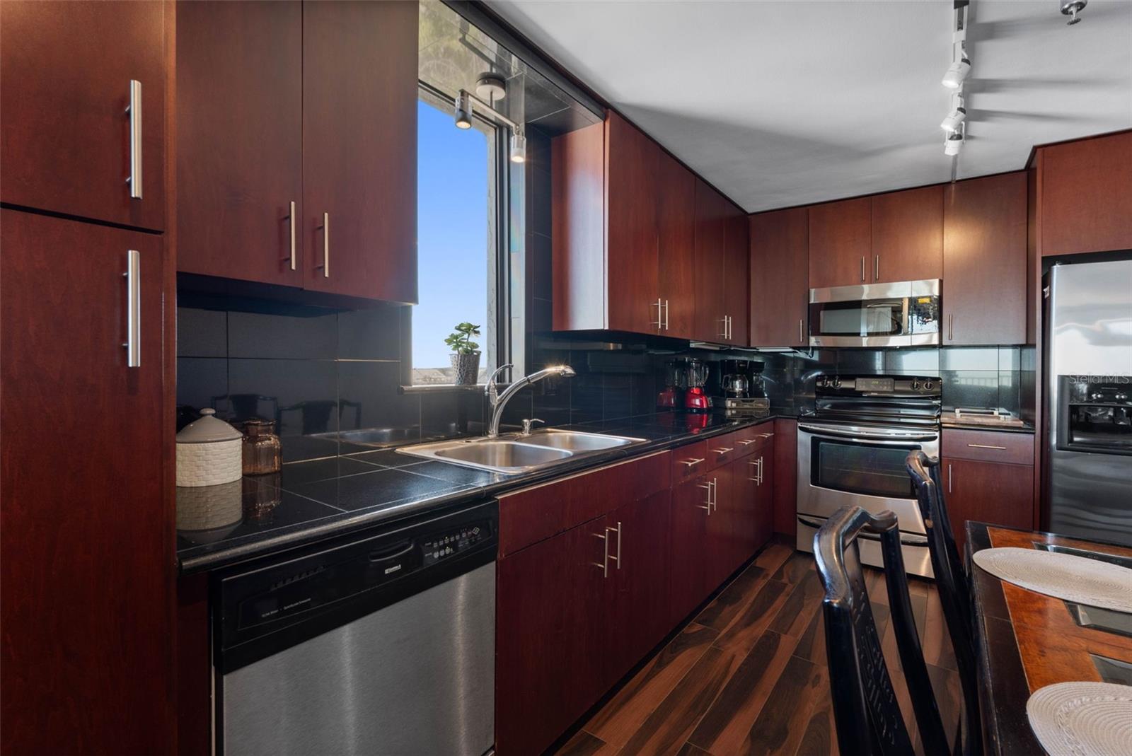 Image 20 of 58 For 506 Gulf Boulevard 505